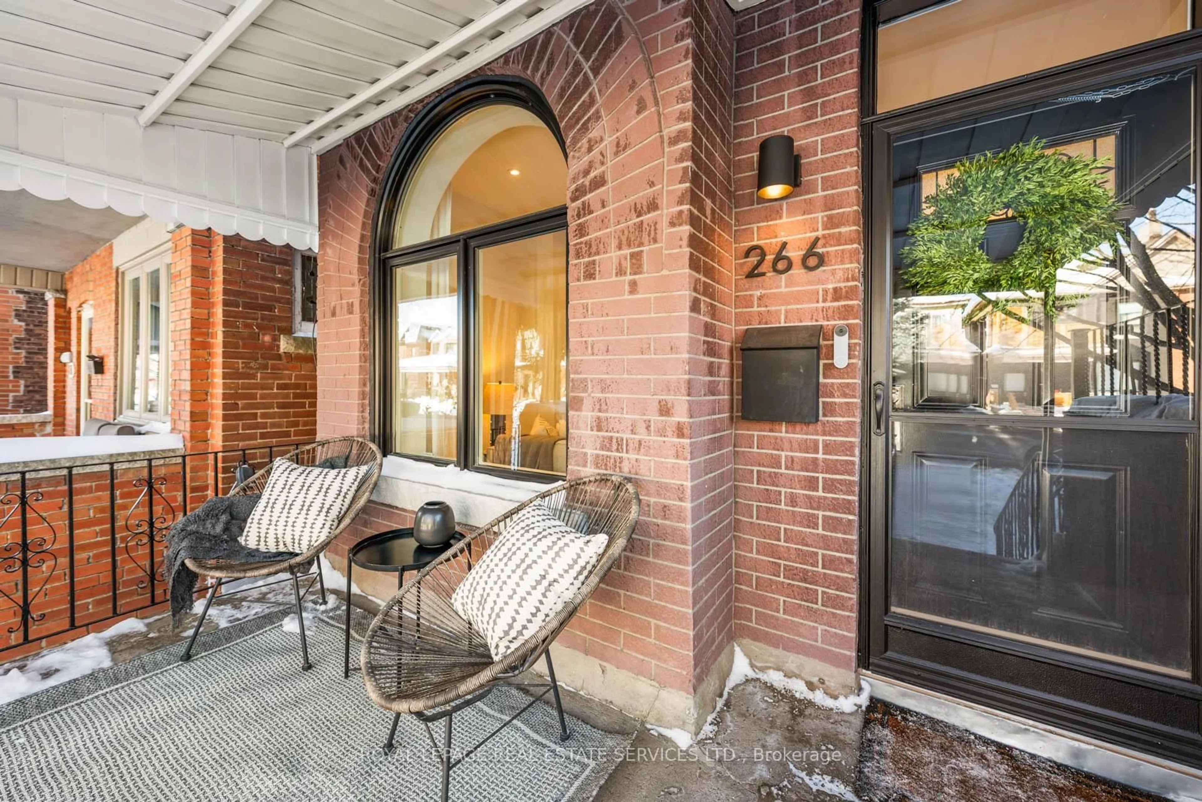 Patio, street for 266 Delaware Ave, Toronto Ontario M6H 2T6