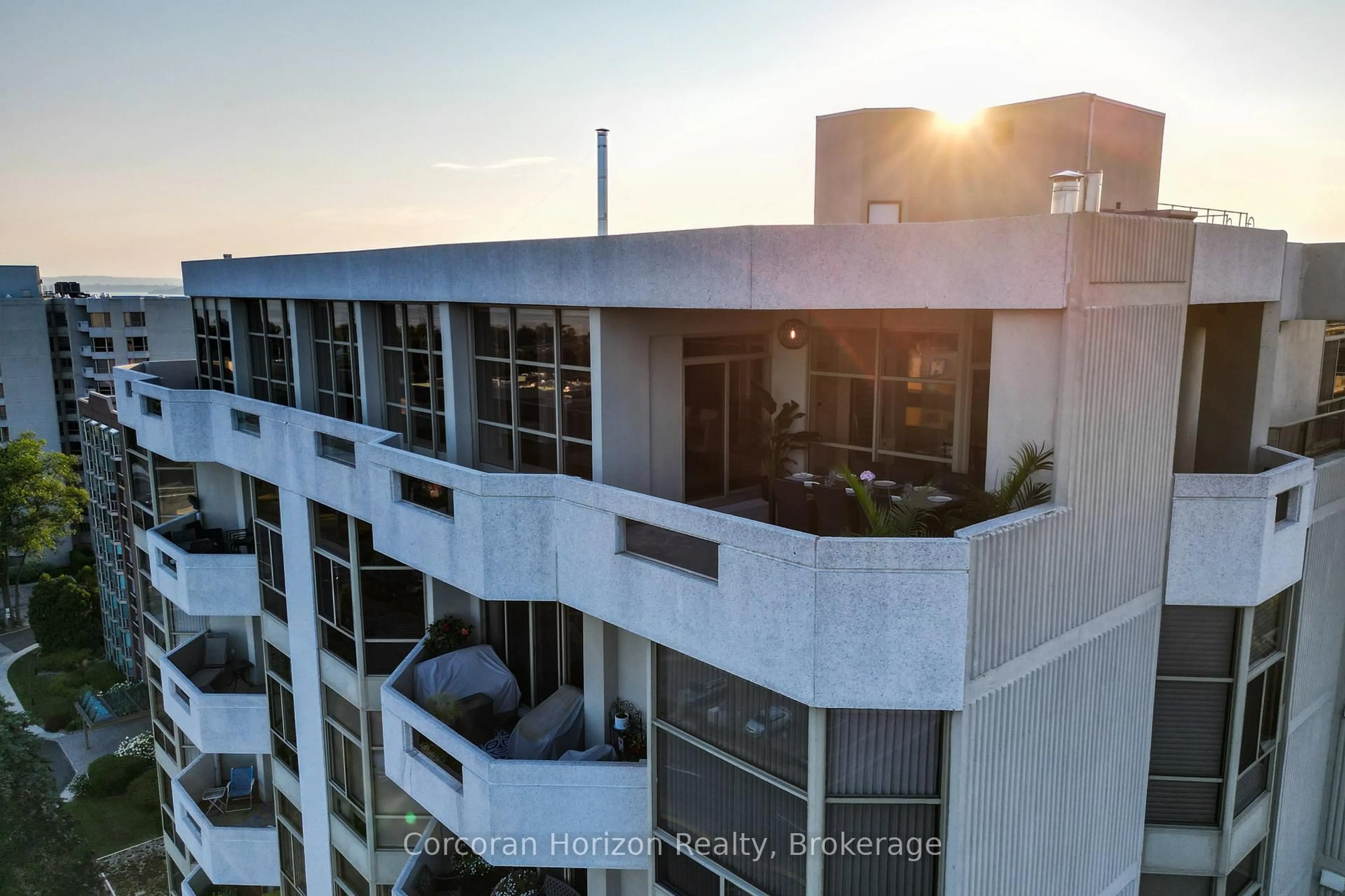 A pic from outside/outdoor area/front of a property/back of a property/a pic from drone, city buildings view from balcony for 1237 North Shore Blvd #1201, Burlington Ontario L7S 2H8