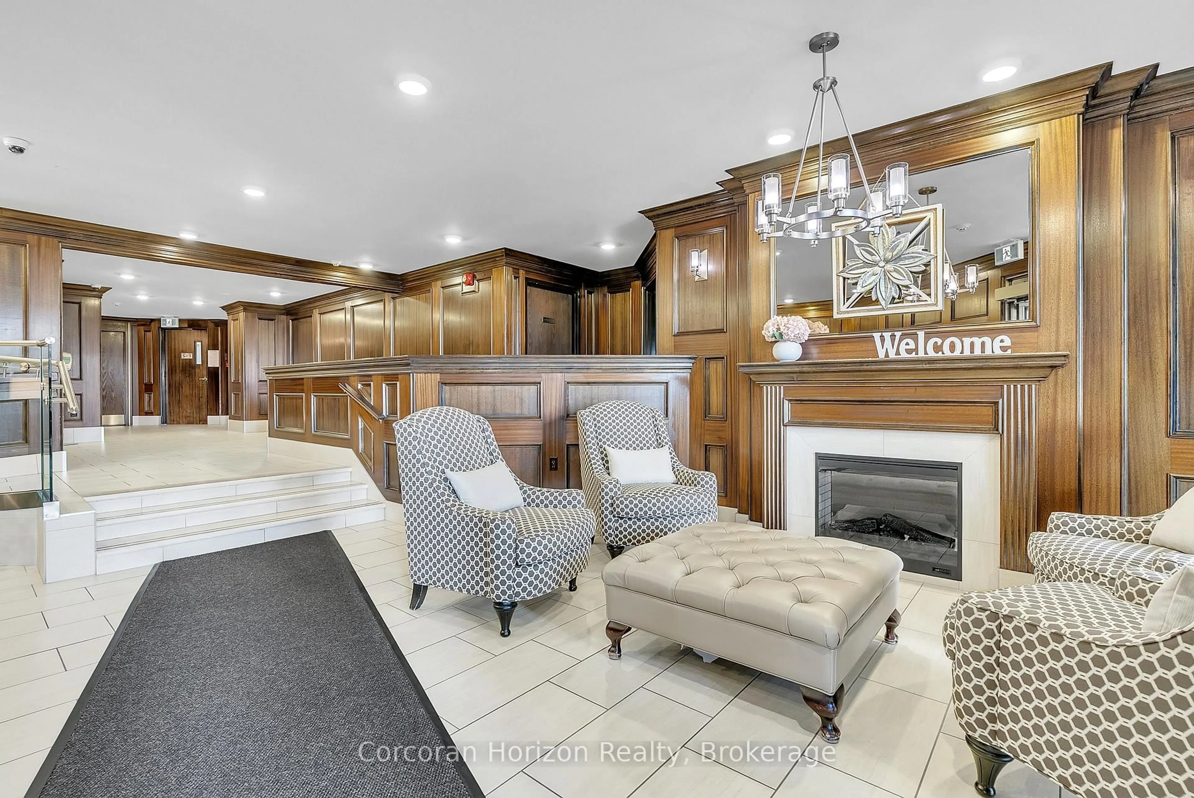 Living room with furniture, unknown for 1237 North Shore Blvd #1201, Burlington Ontario L7S 2H8