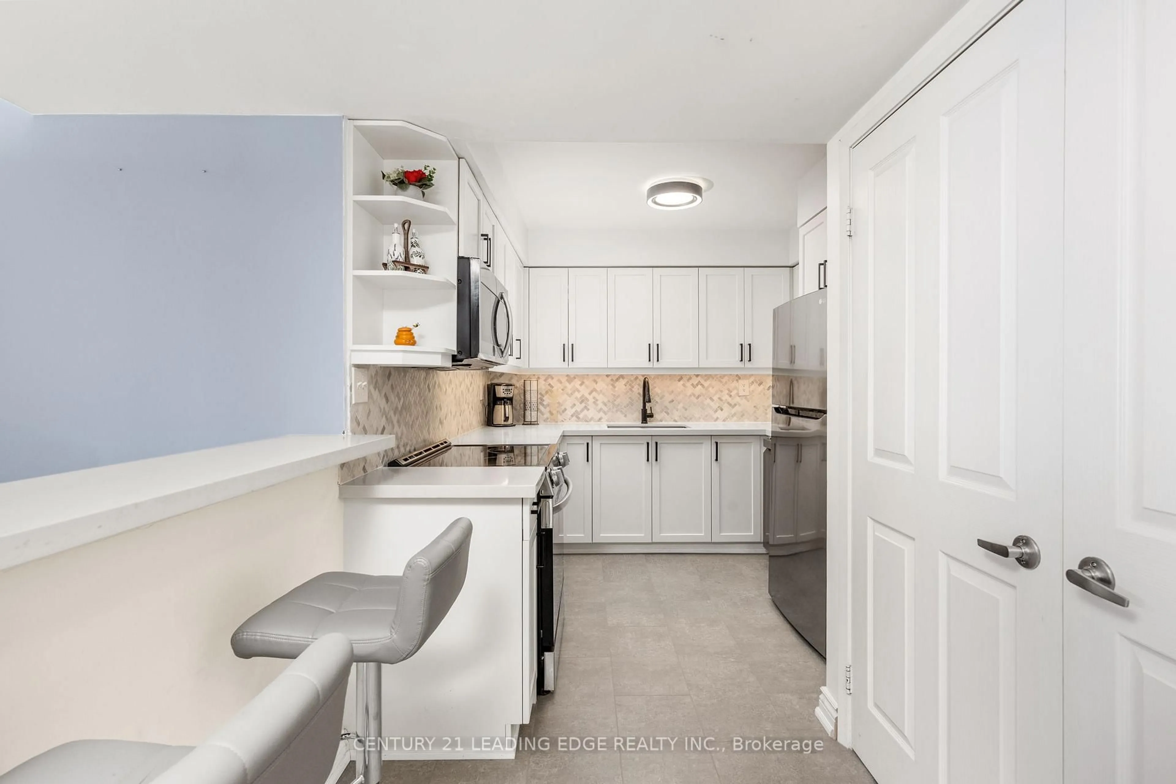 Unknown for 2199 Sixth Line #206, Oakville Ontario L6H 5V3