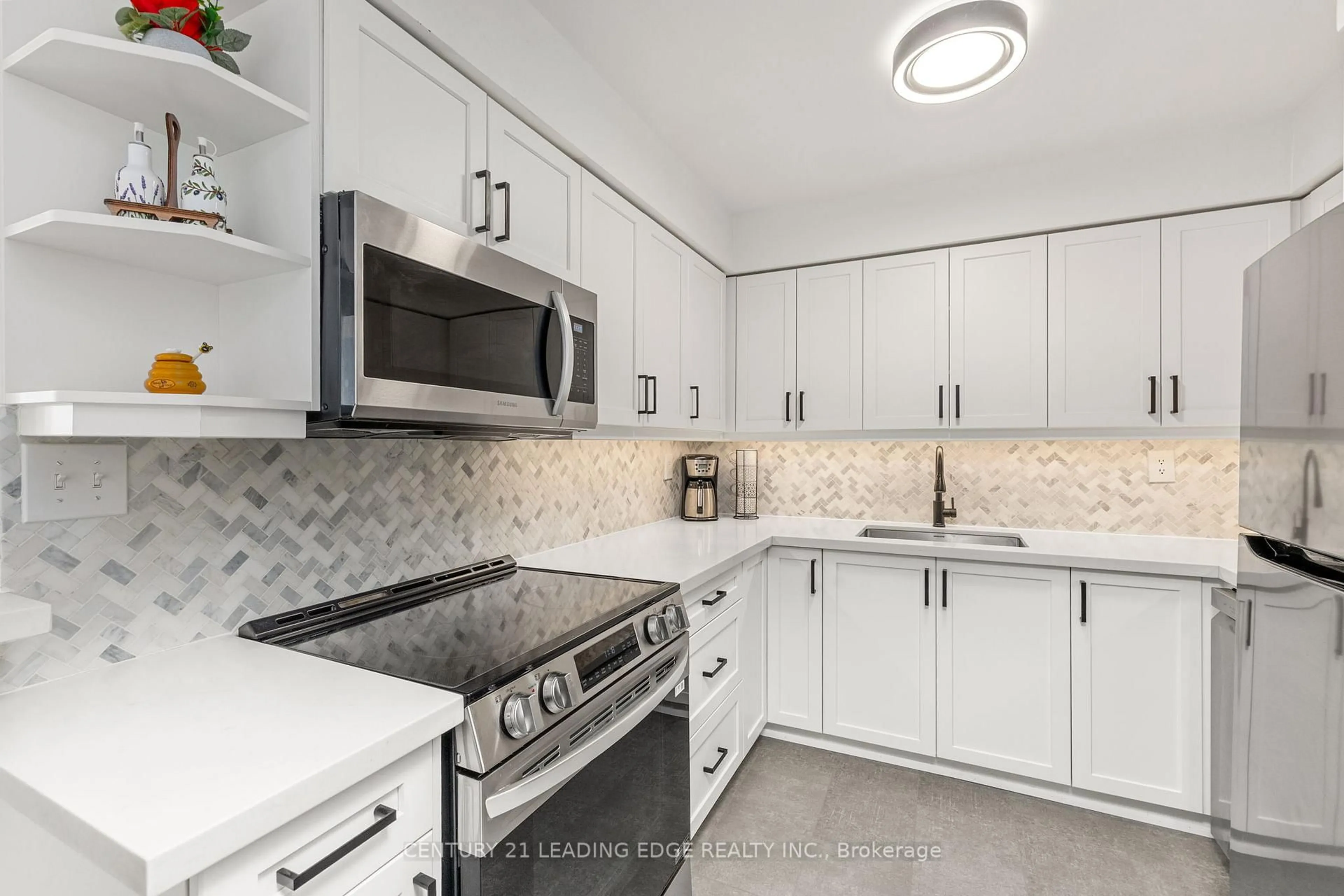 Standard kitchen, ceramic/tile floor for 2199 Sixth Line #206, Oakville Ontario L6H 5V3
