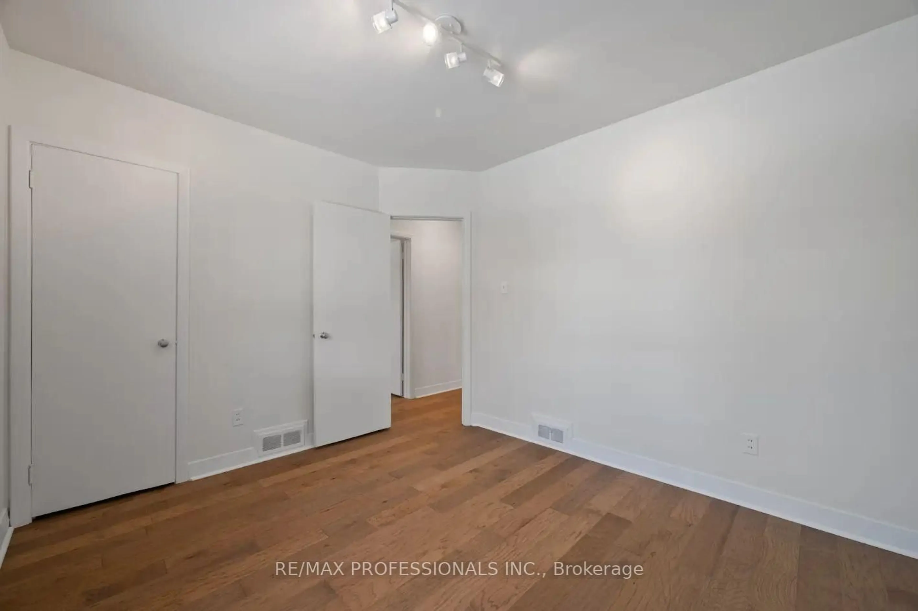 A pic of a room for 2 Greenmount Crt, Toronto Ontario M8Y 1Y1