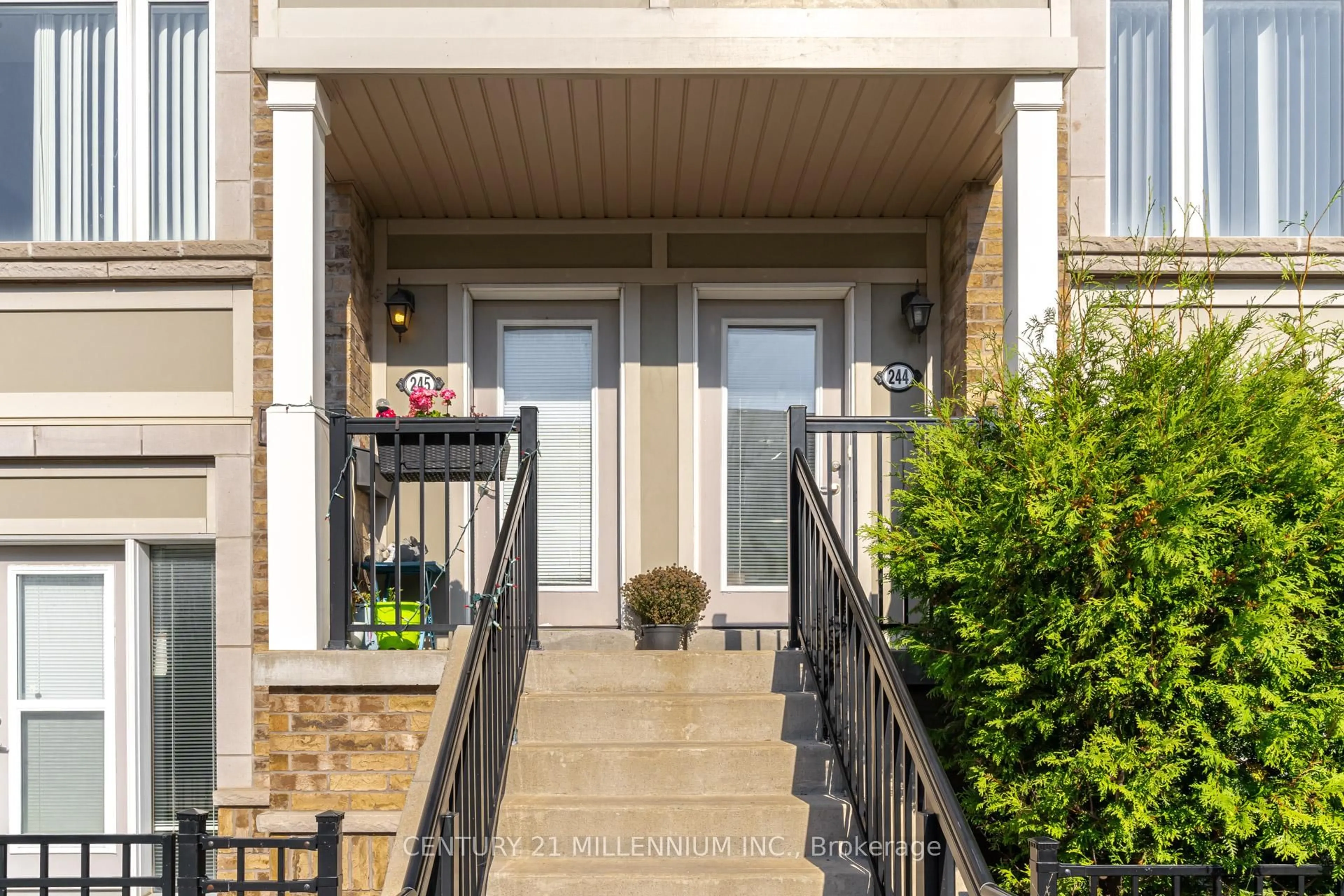 Indoor entryway for 250 Sunny Meadow Blvd #244, Brampton Ontario L6R 3Y7