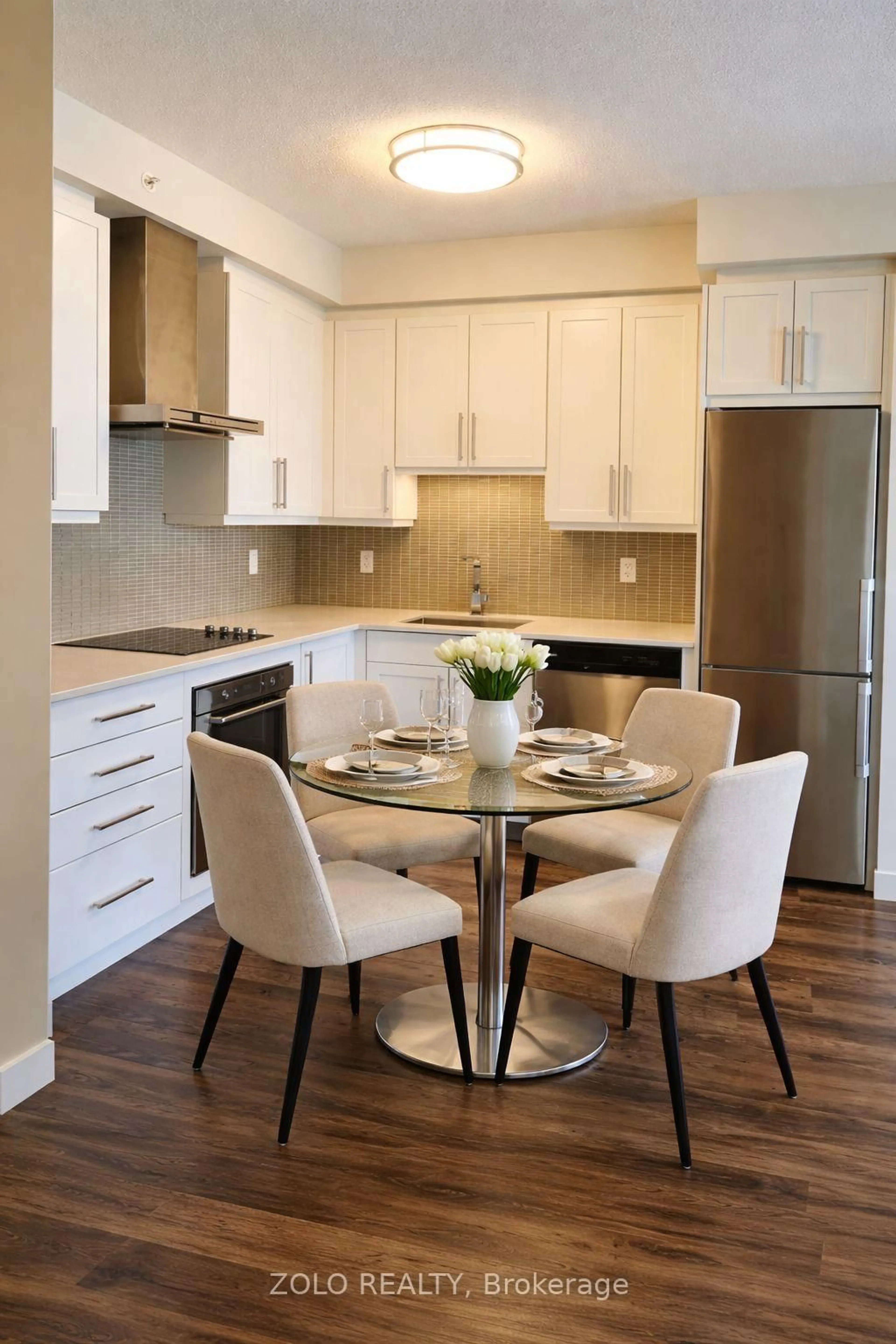 Contemporary kitchen, unknown for 2081 Fairview St #1707, Burlington Ontario L7R 0E4