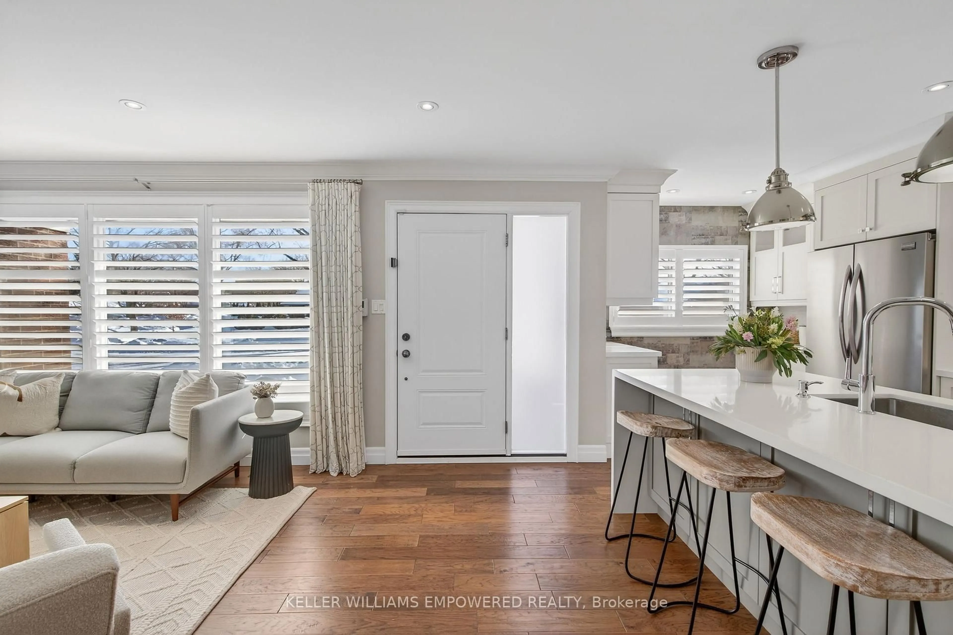 Open concept kitchen, unknown for 30 Shipley Rd, Toronto Ontario M9R 3H8