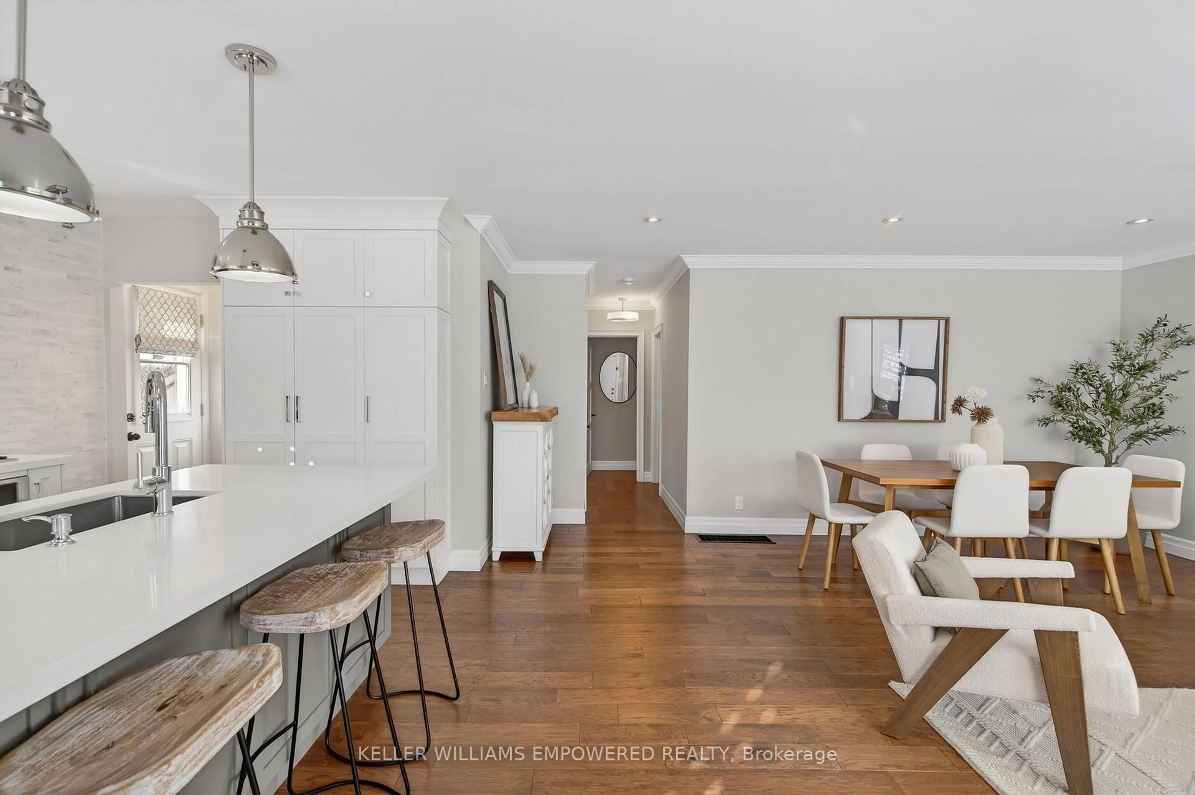 Open concept kitchen, wood/laminate floor for 30 Shipley Rd, Toronto Ontario M9R 3H8