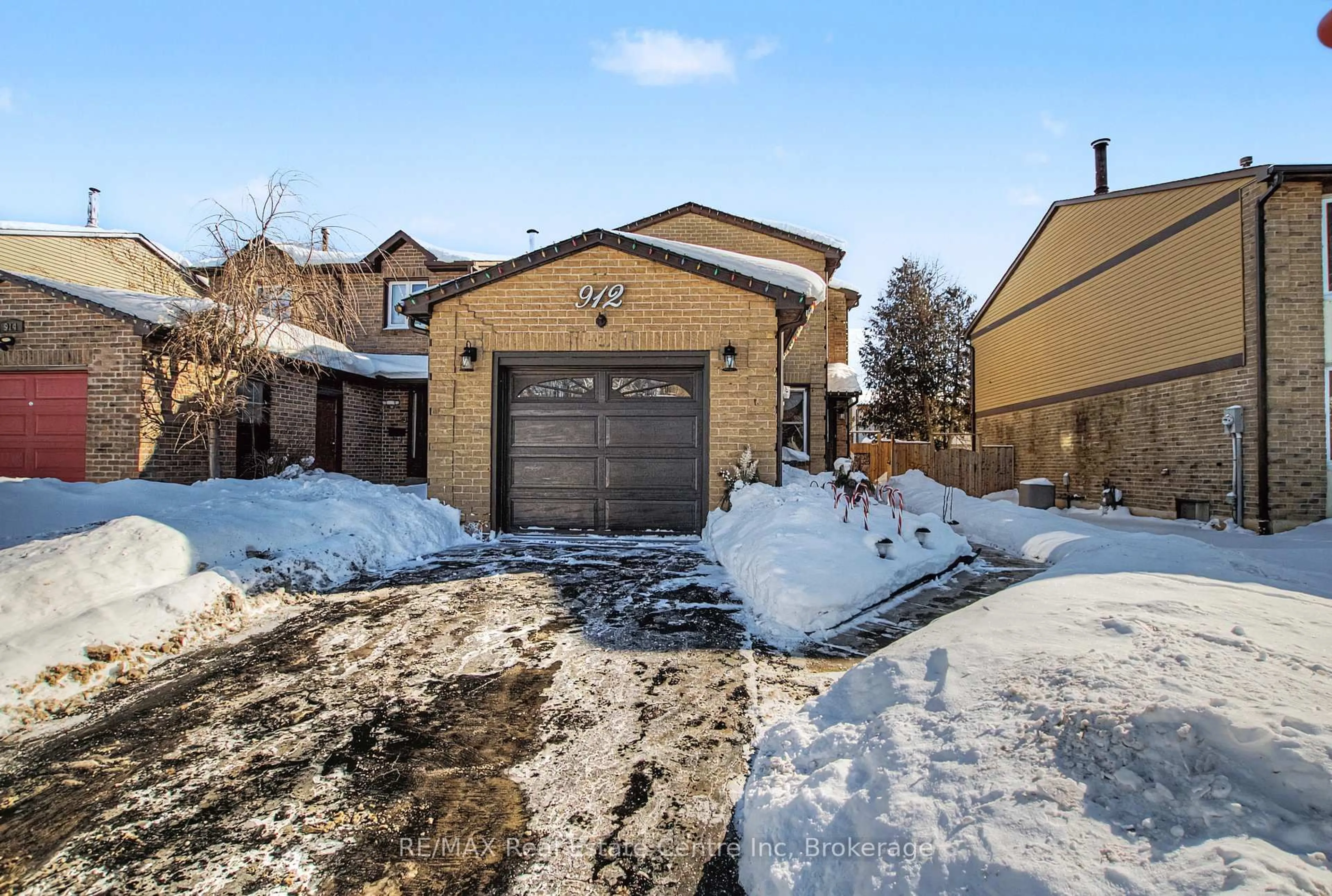 Home with brick exterior material, street for 912 Laurier Ave, Milton Ontario L9T 4H6