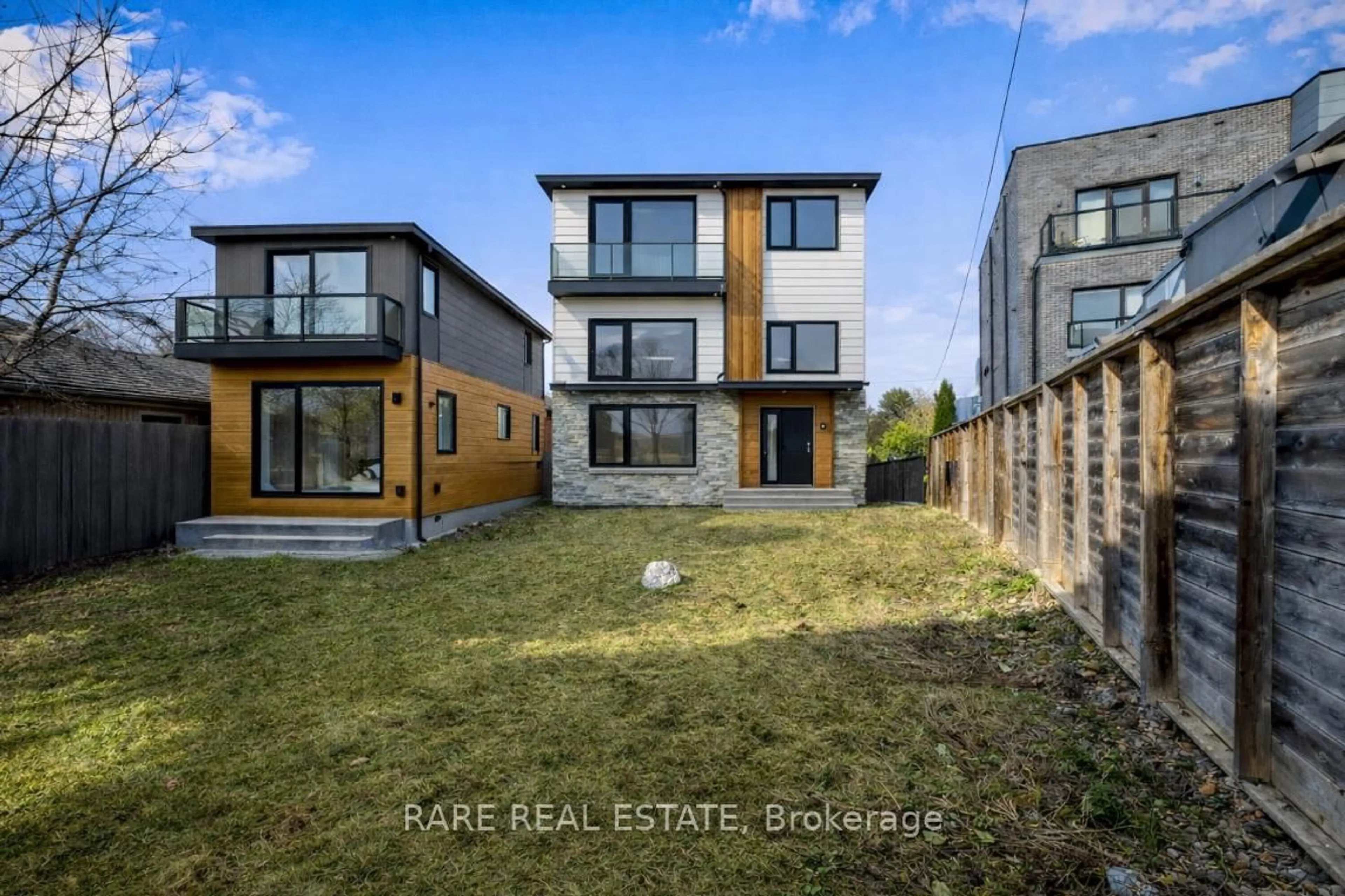 A pic from outside/outdoor area/front of a property/back of a property/a pic from drone, unknown for 1141 Glengrove Ave, Toronto Ontario M6B 2K5