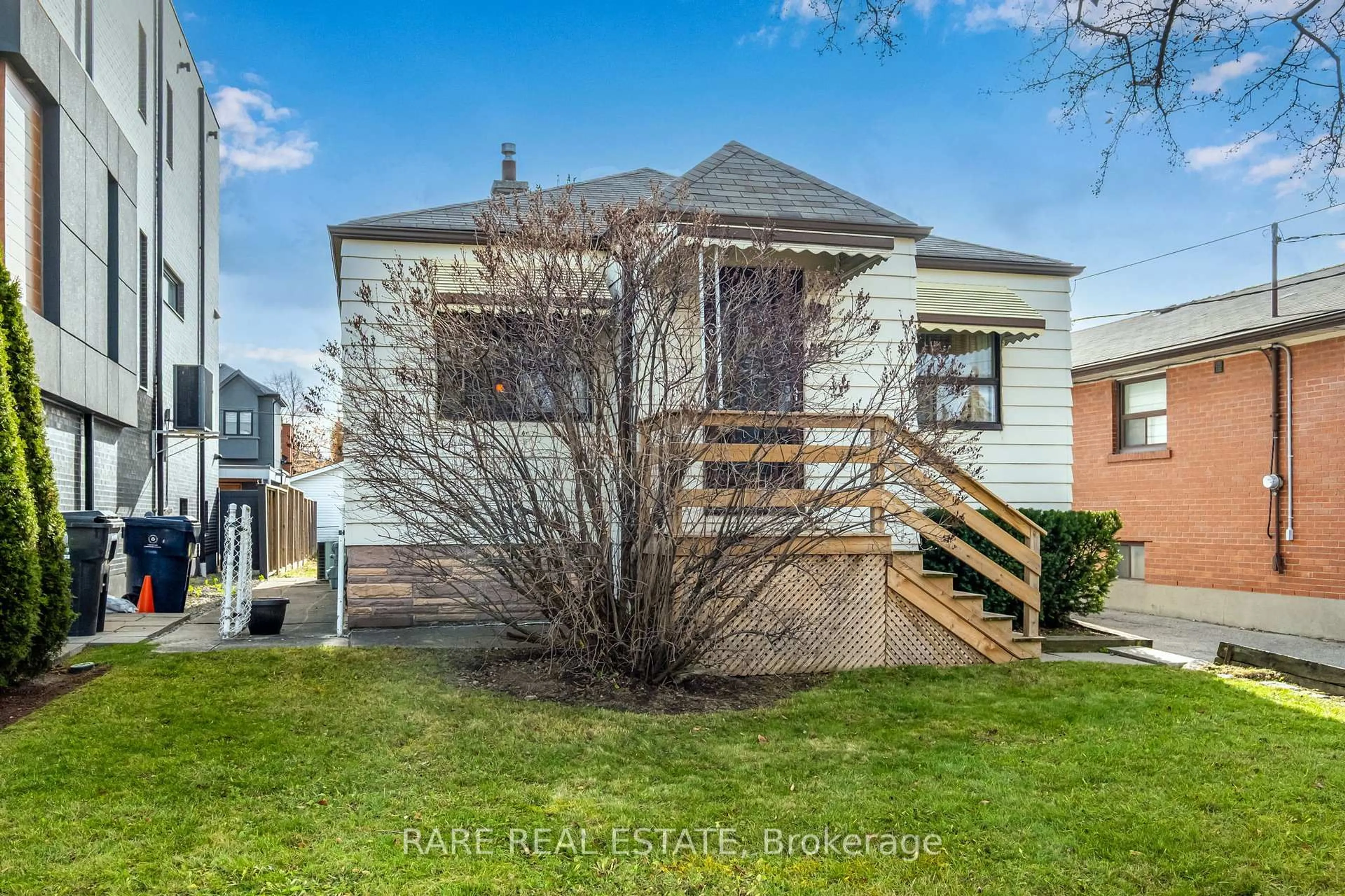 Unknown for 1141 Glengrove Ave, Toronto Ontario M6B 2K5