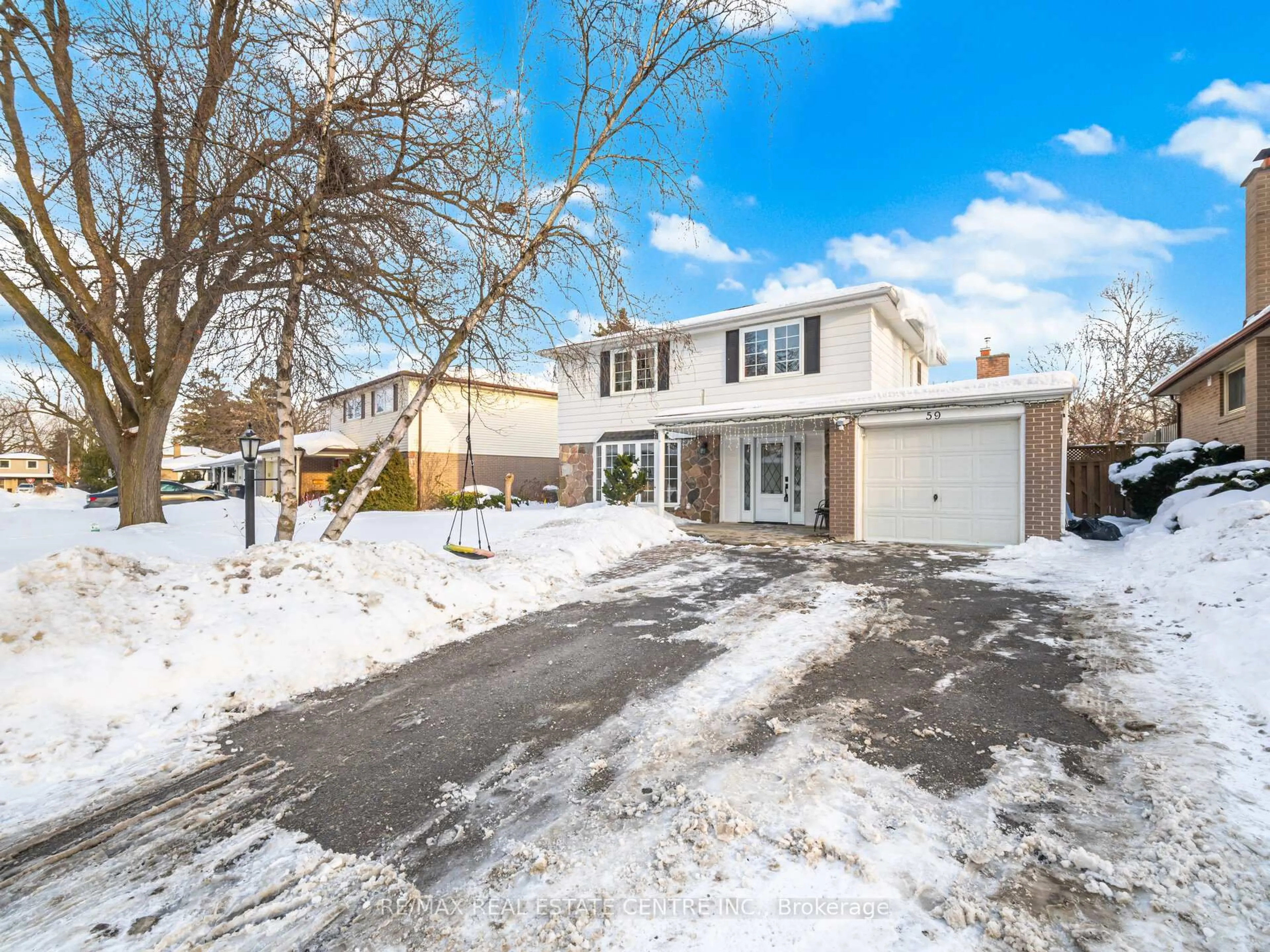 A pic from outside/outdoor area/front of a property/back of a property/a pic from drone, street for 59 Roberts Cres, Brampton Ontario L6W 1G9