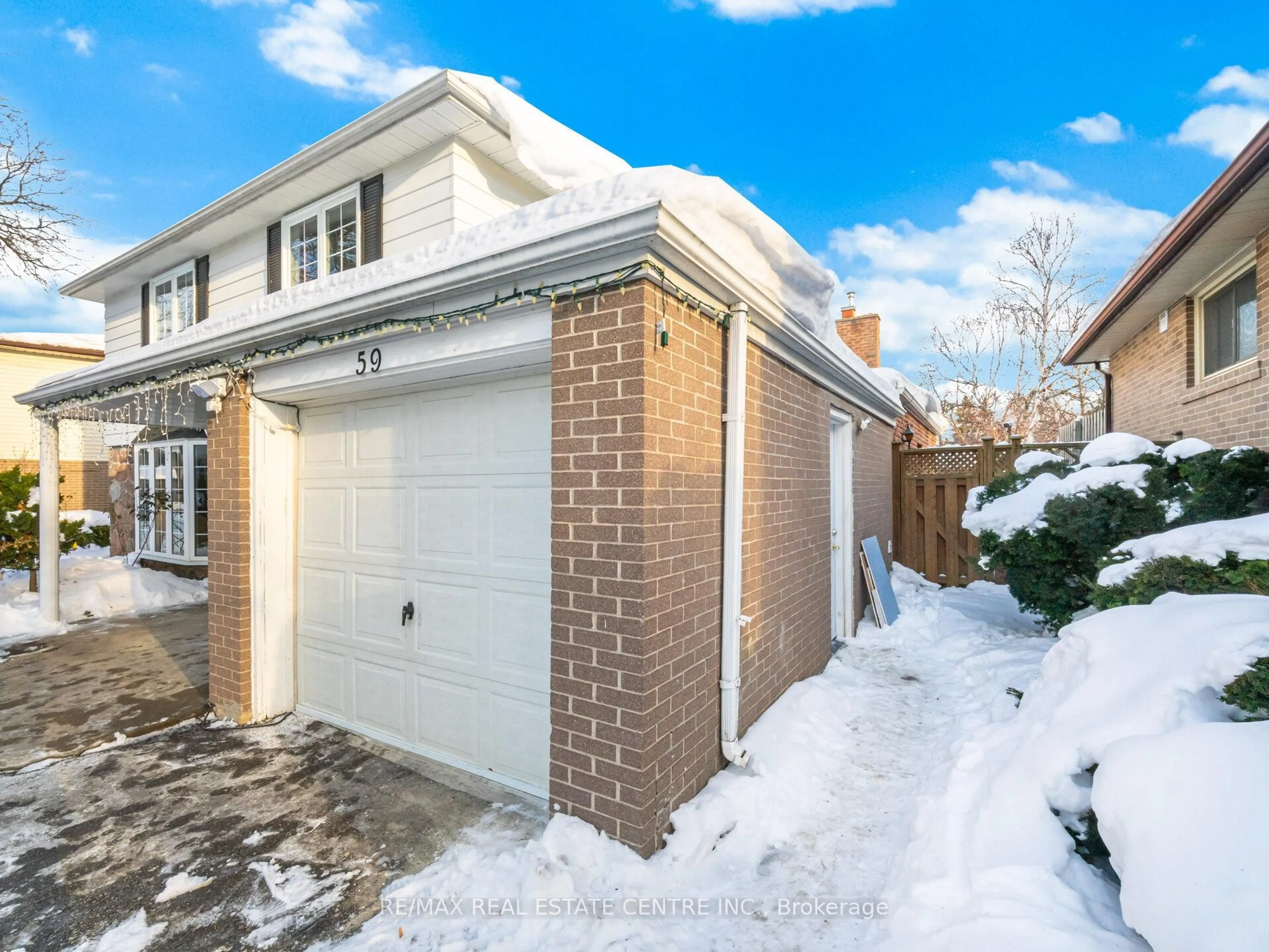 Home with brick exterior material, street for 59 Roberts Cres, Brampton Ontario L6W 1G9