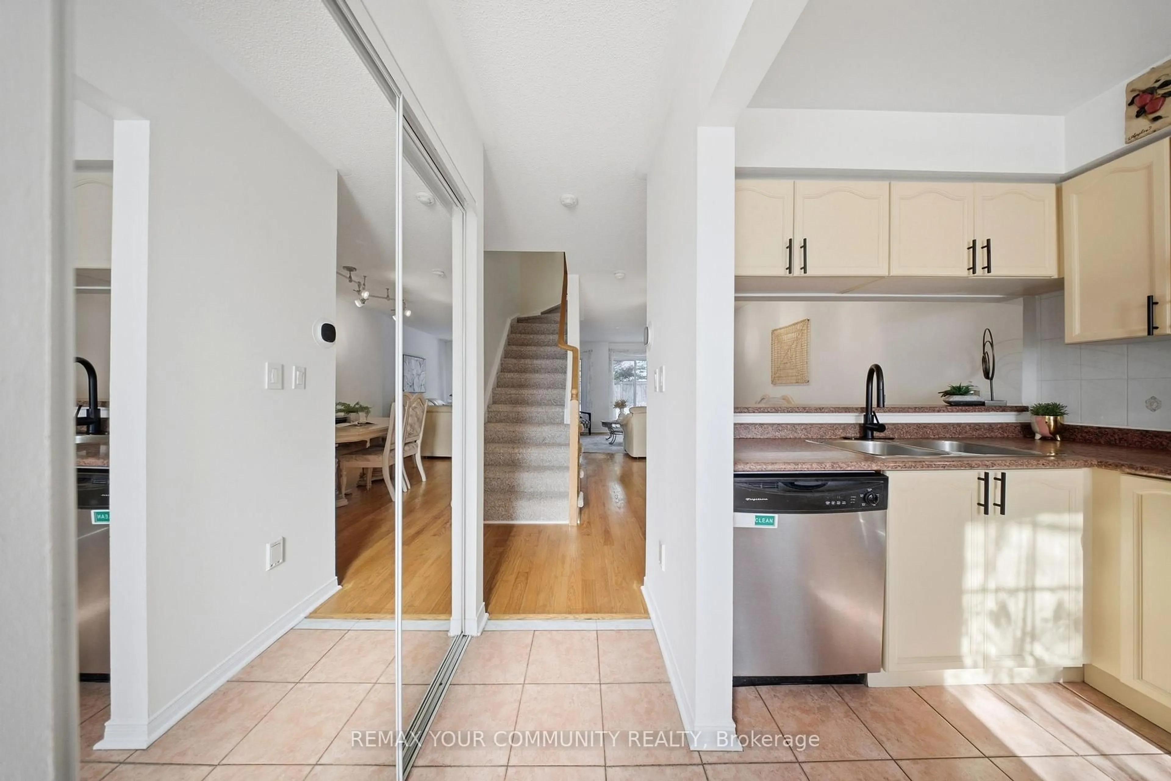 Standard kitchen, unknown for 210 Manitoba St #11, Toronto Ontario M8Y 4G7