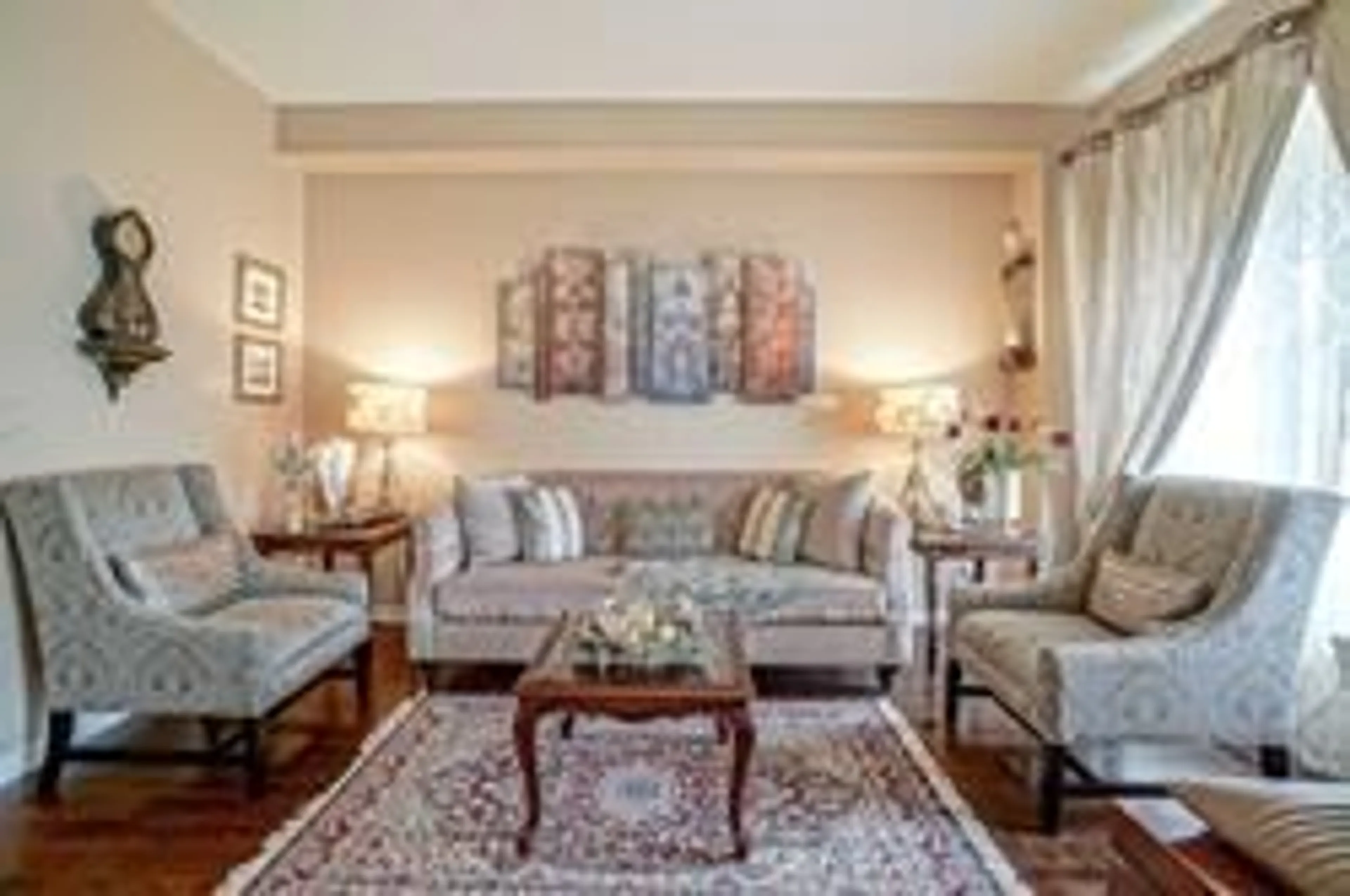 Living room with furniture, unknown for 3174 Velmar Dr, Mississauga Ontario L5M 6V7