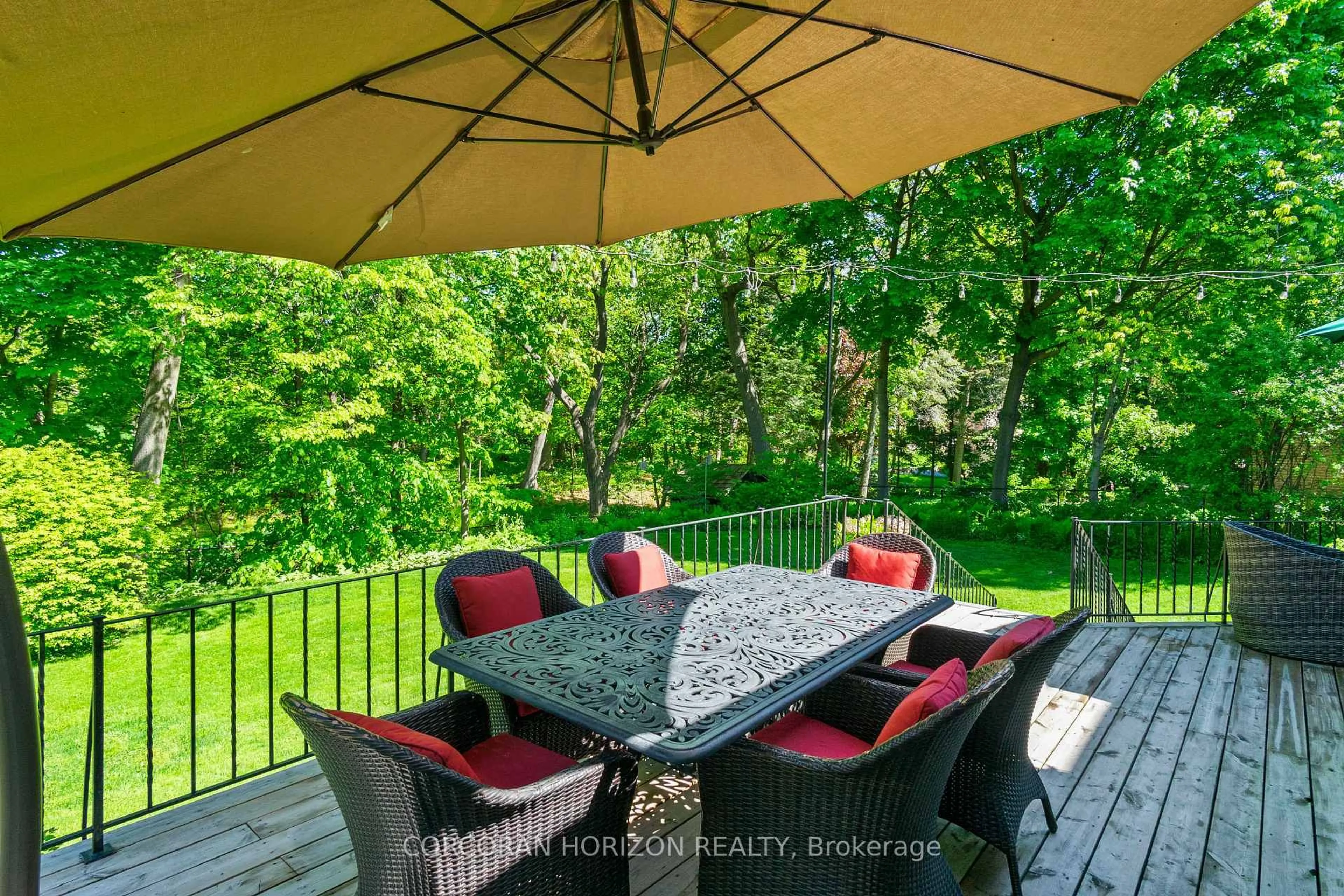 Patio, water/lake/river/ocean view for 1735 Sunningdale Bend, Mississauga Ontario L5J 1G1