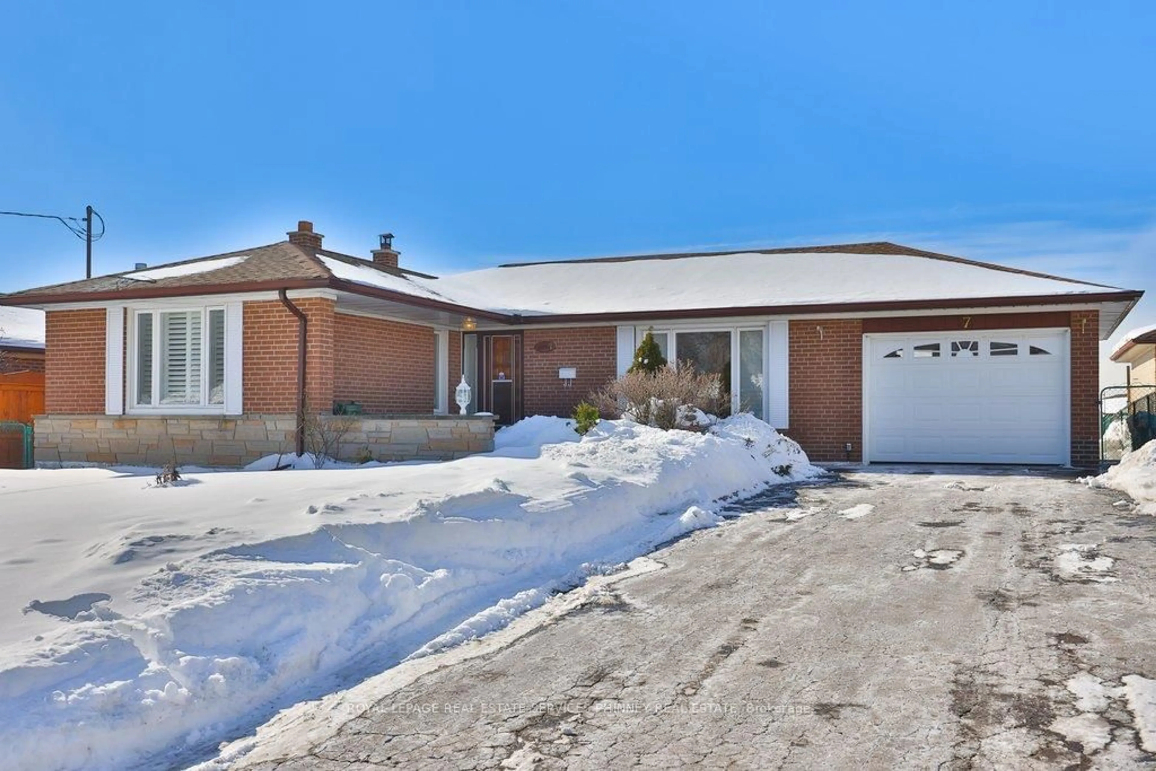 Unknown for 7 Roseglen Cres, Toronto Ontario M3N 1G7