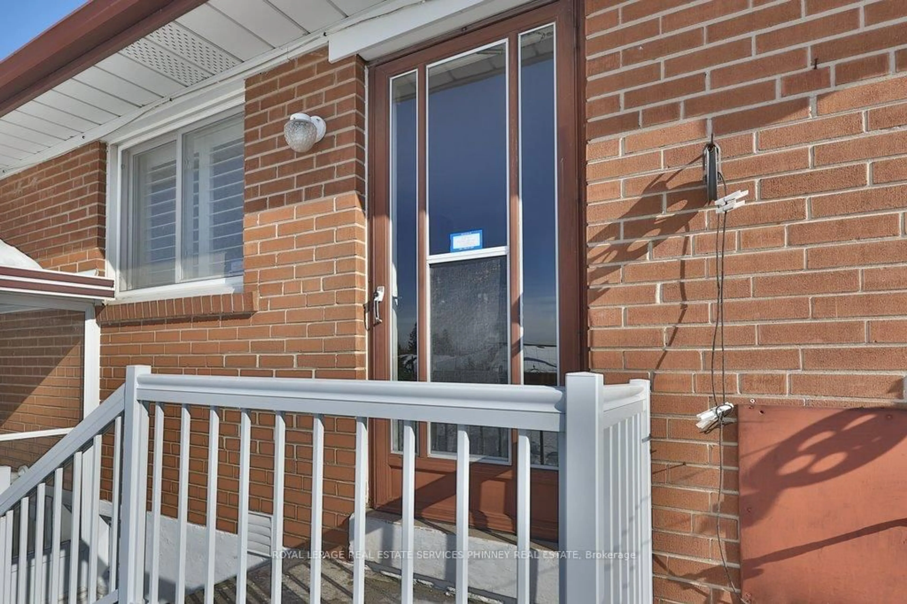 Unknown for 7 Roseglen Cres, Toronto Ontario M3N 1G7