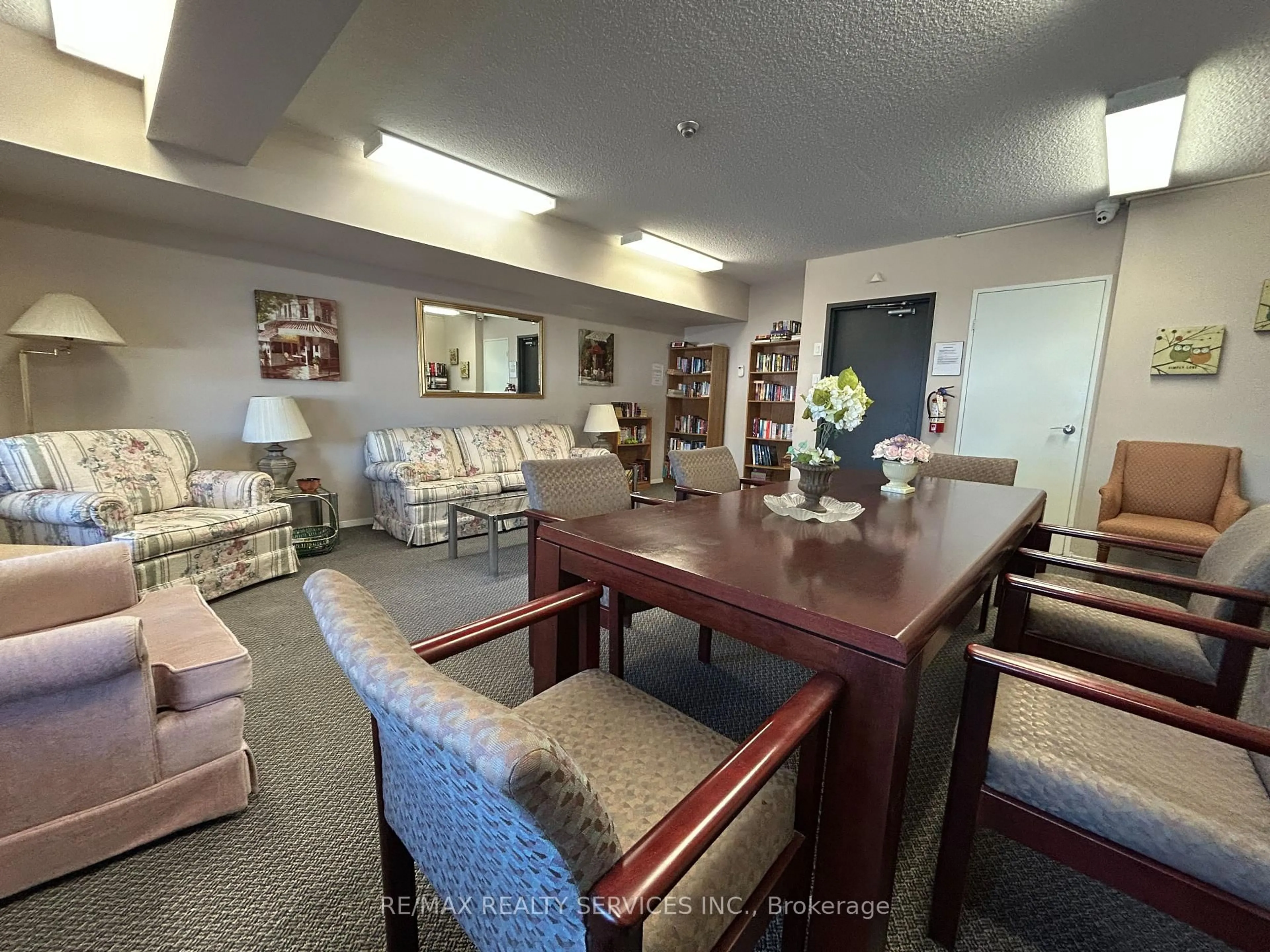 A pic of a room for 2929 Aquitaine Ave #701, Mississauga Ontario L5N 2C7