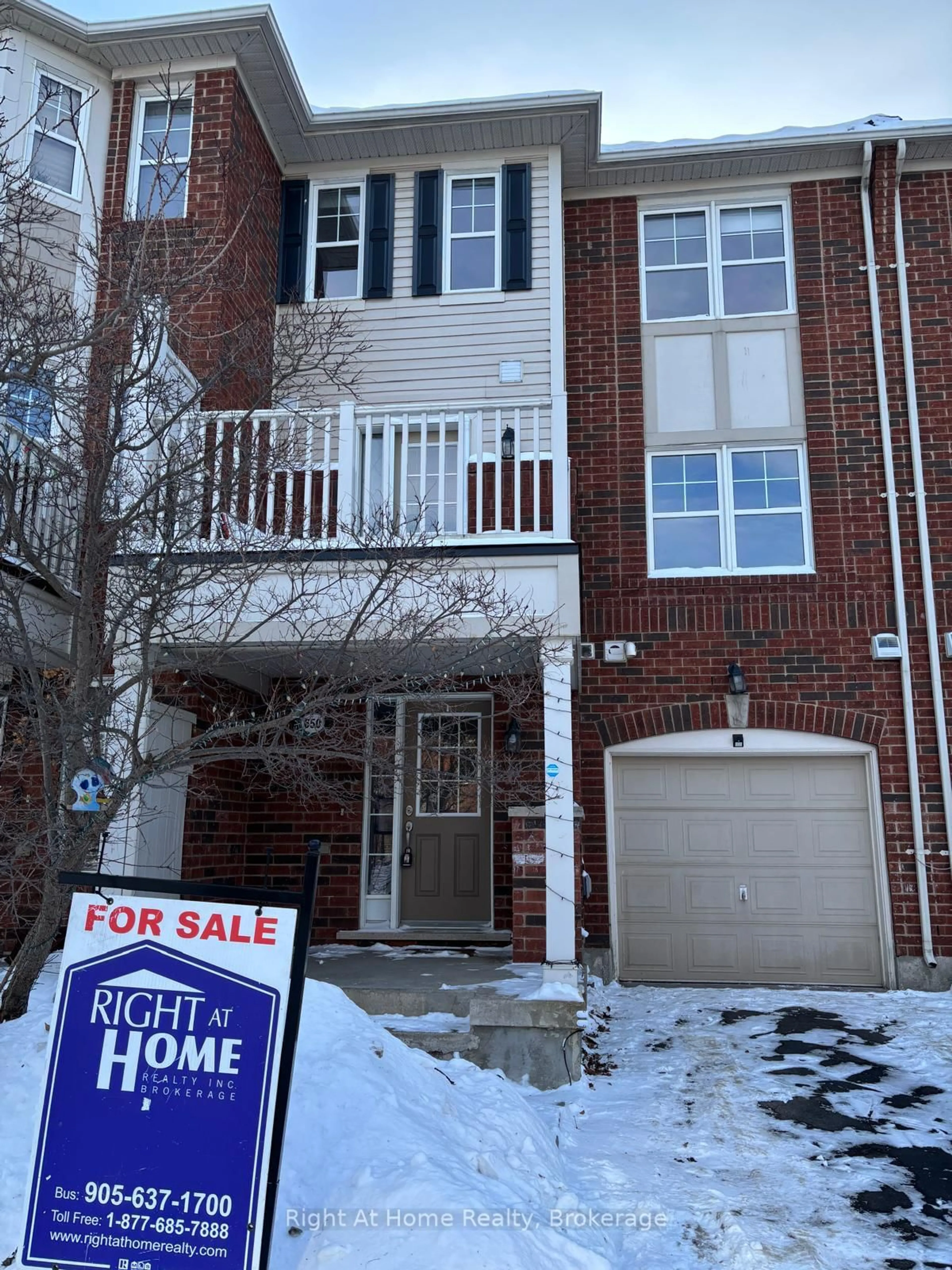 Home with brick exterior material, street for 650 Frank Pl, Milton Ontario L9T 0P8