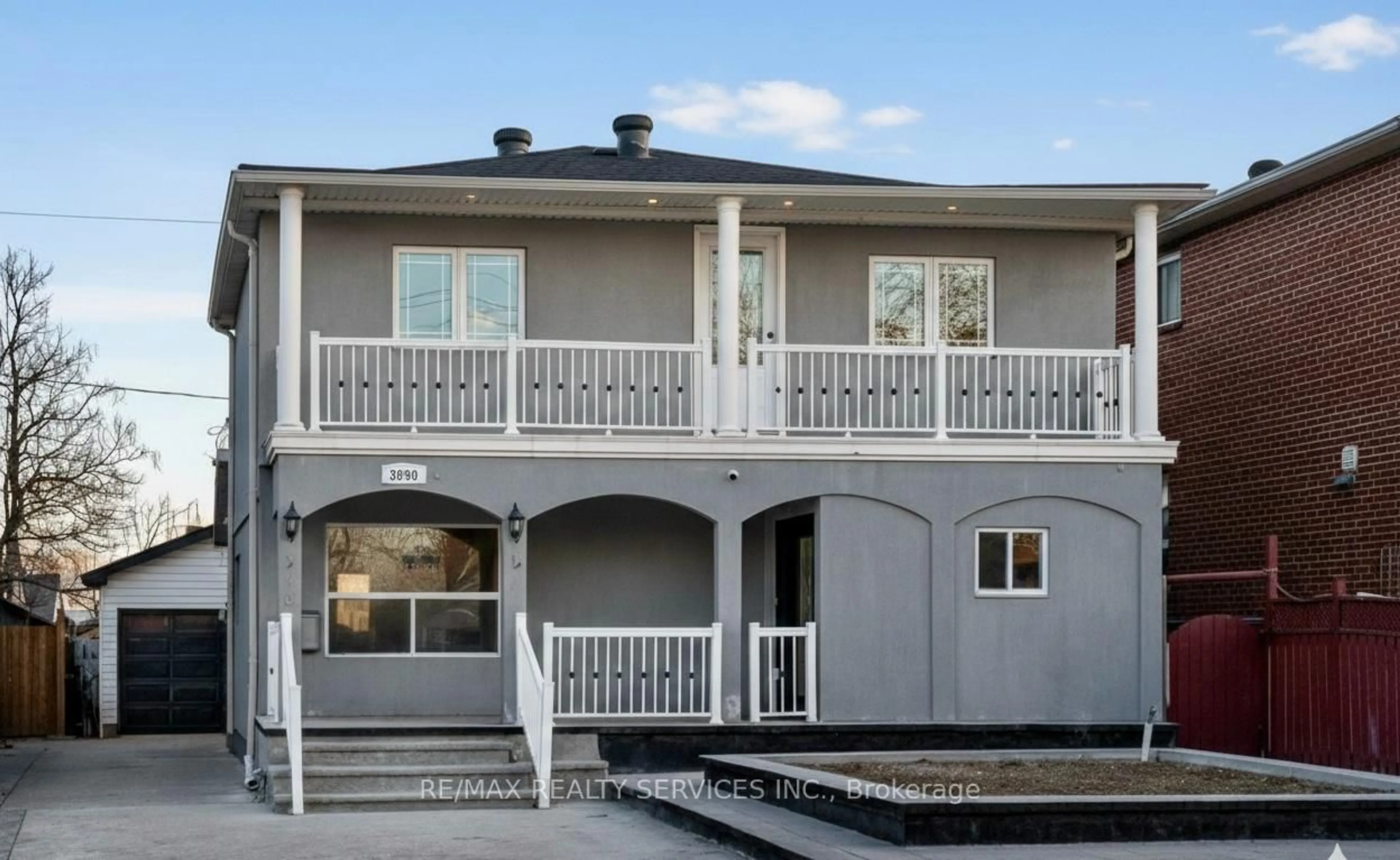 Home with vinyl exterior material, unknown for 3090 Churchill Ave, Mississauga Ontario L4T 1R5