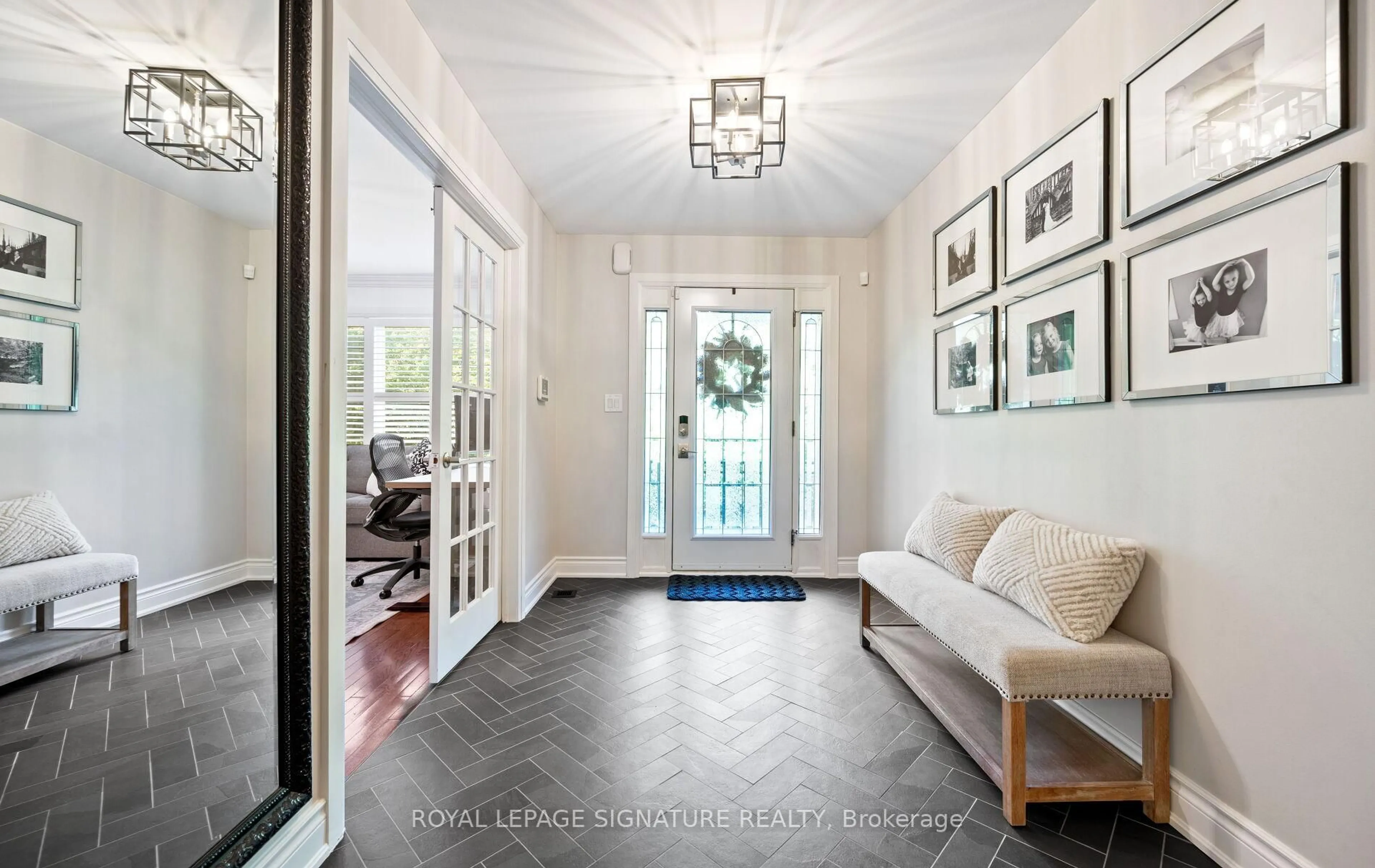 Indoor entryway for 30 Legion Rd, Toronto Ontario M8V 4C5