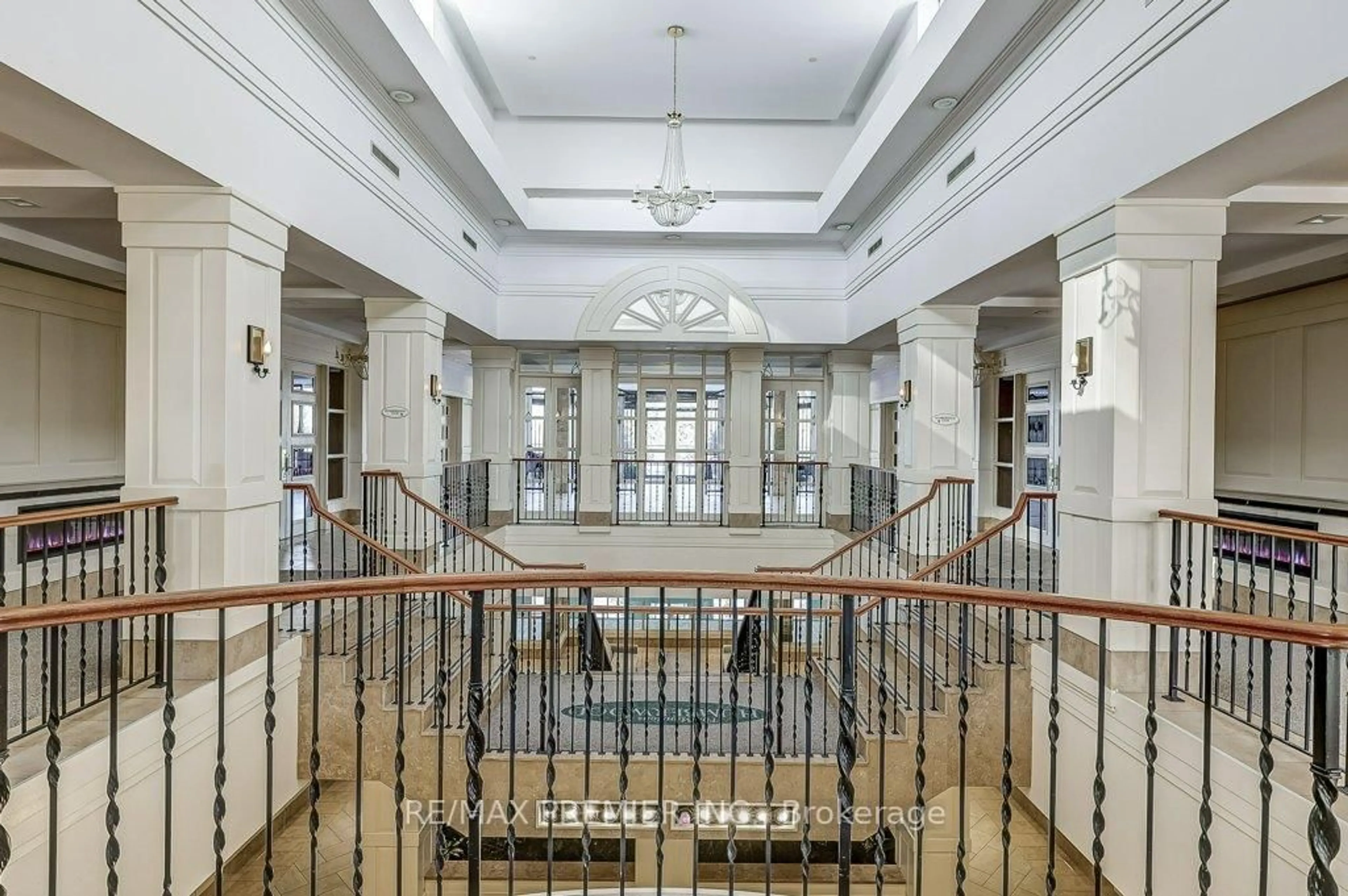 Indoor foyer for 700 Humberwood Blvd #1622, Toronto Ontario M9W 7J4