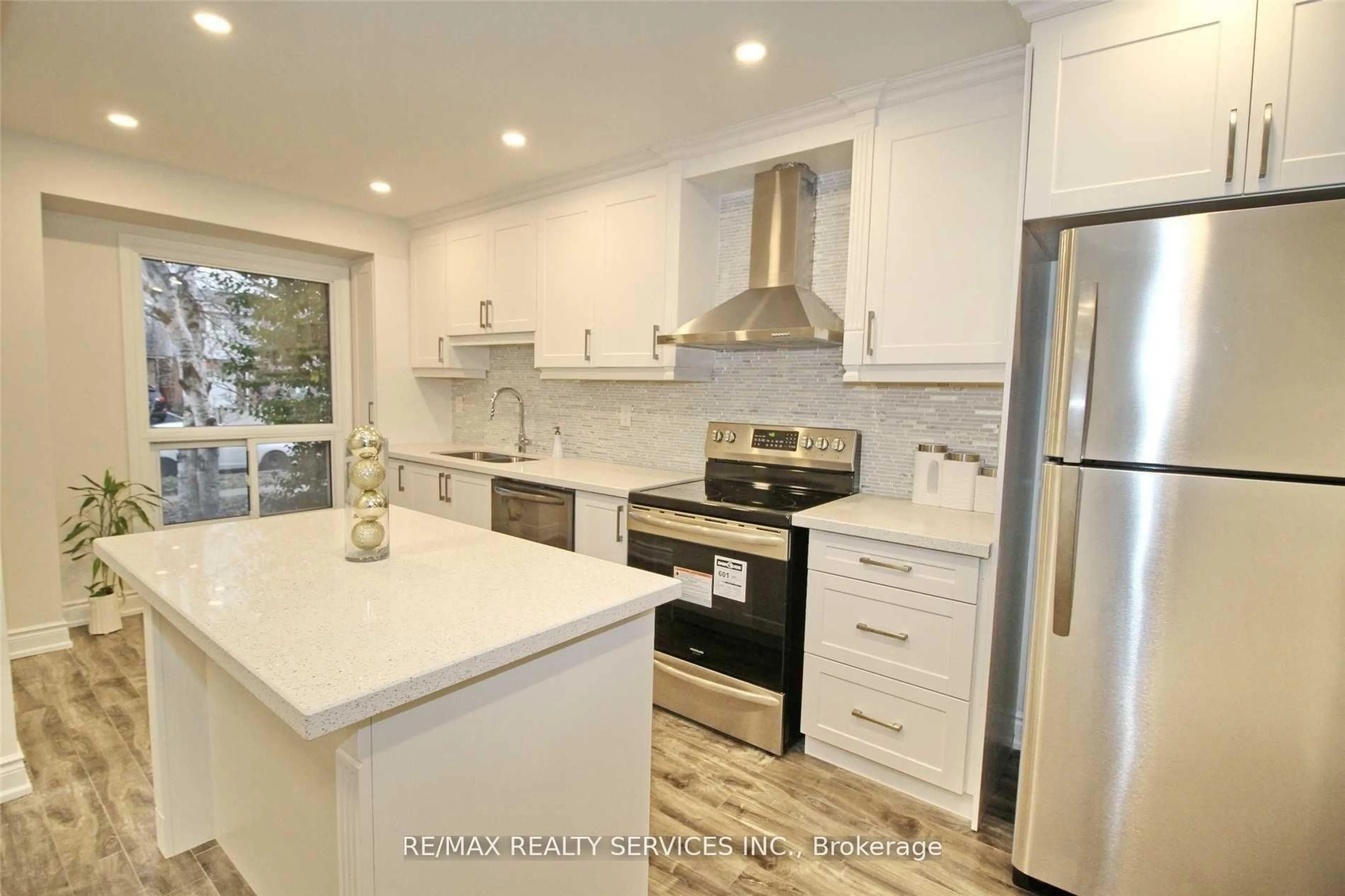 Open concept kitchen, unknown for 120 Simmons Blvd, Brampton Ontario L6V 3V6