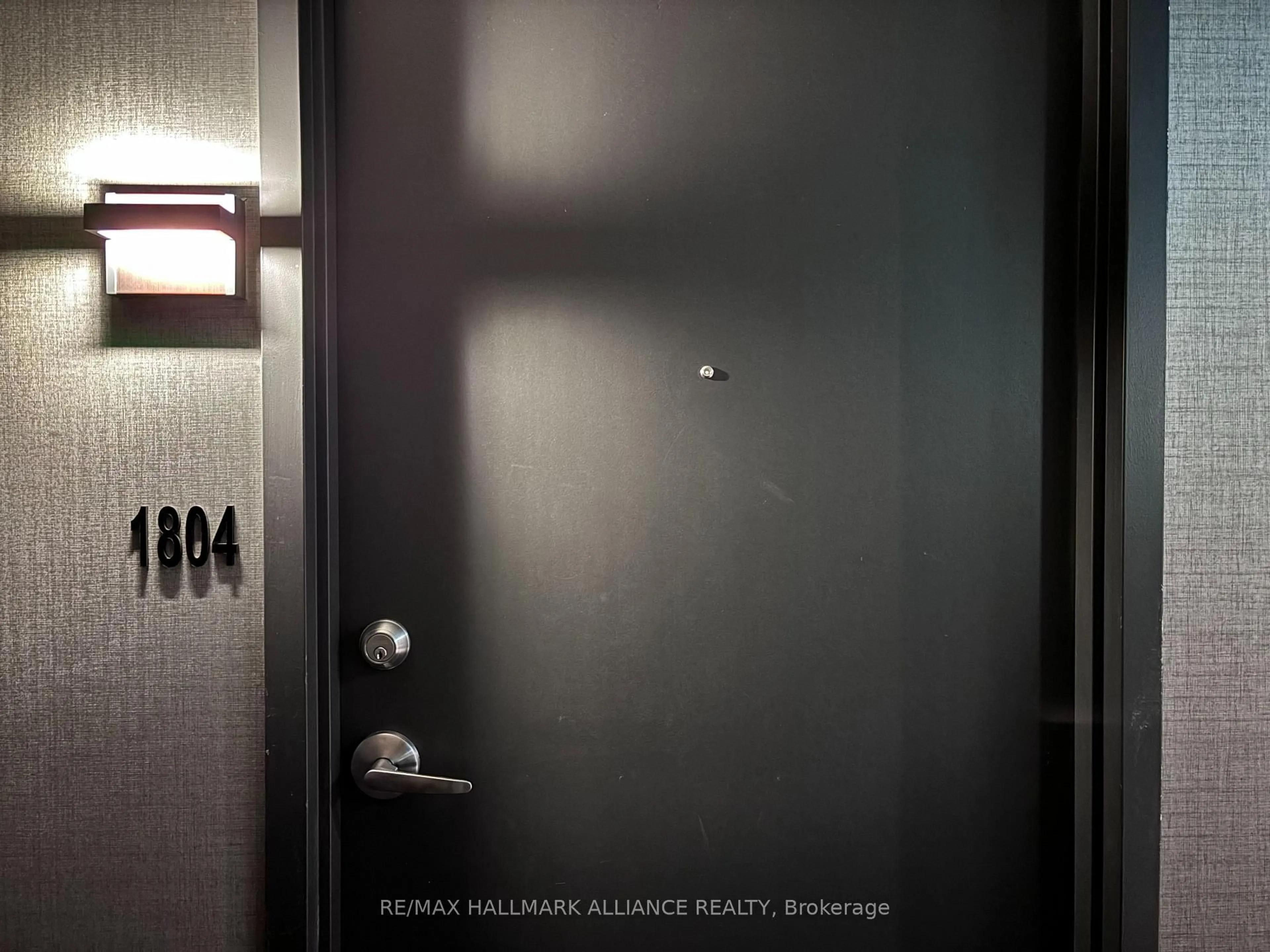 Blurry image for 297 Oak Walk Dr #1804, Oakville Ontario L6H 3R6