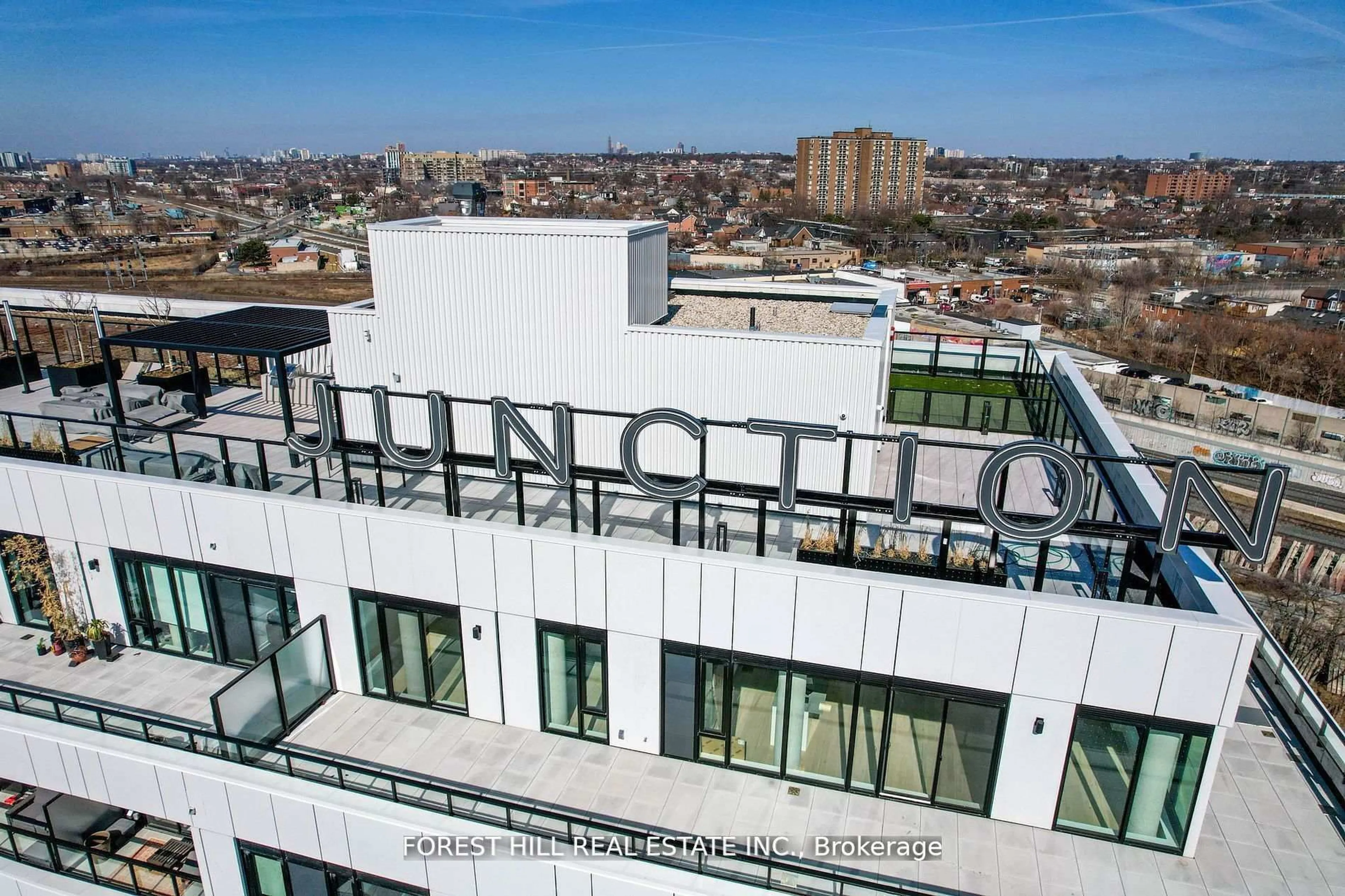 A pic from outside/outdoor area/front of a property/back of a property/a pic from drone, building for 2720 Dundas St #401, Toronto Ontario M6P 0C3