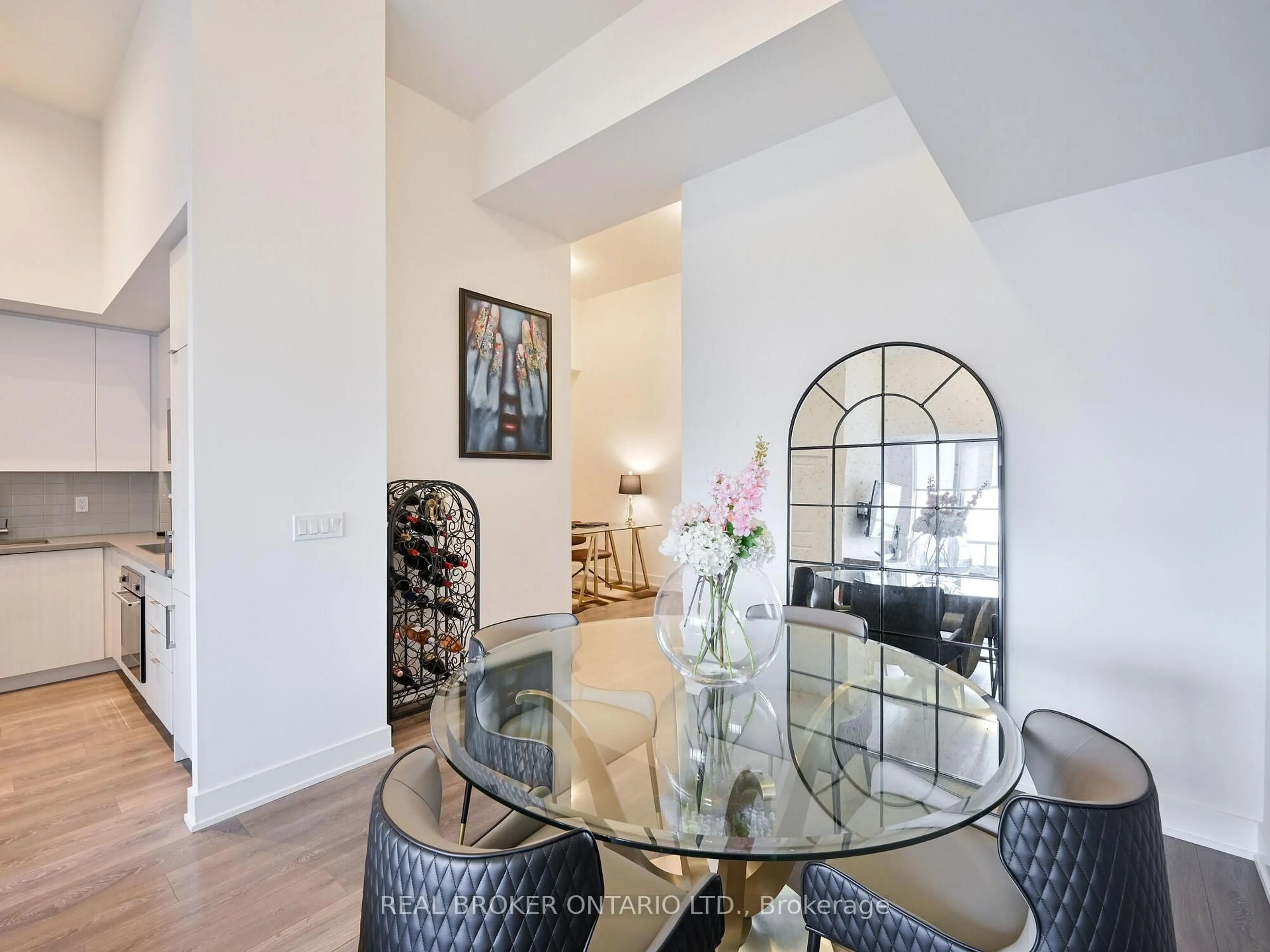 Dining room, unknown for 297 Oak Walk Dr #411, Oakville Ontario L6H 3R6