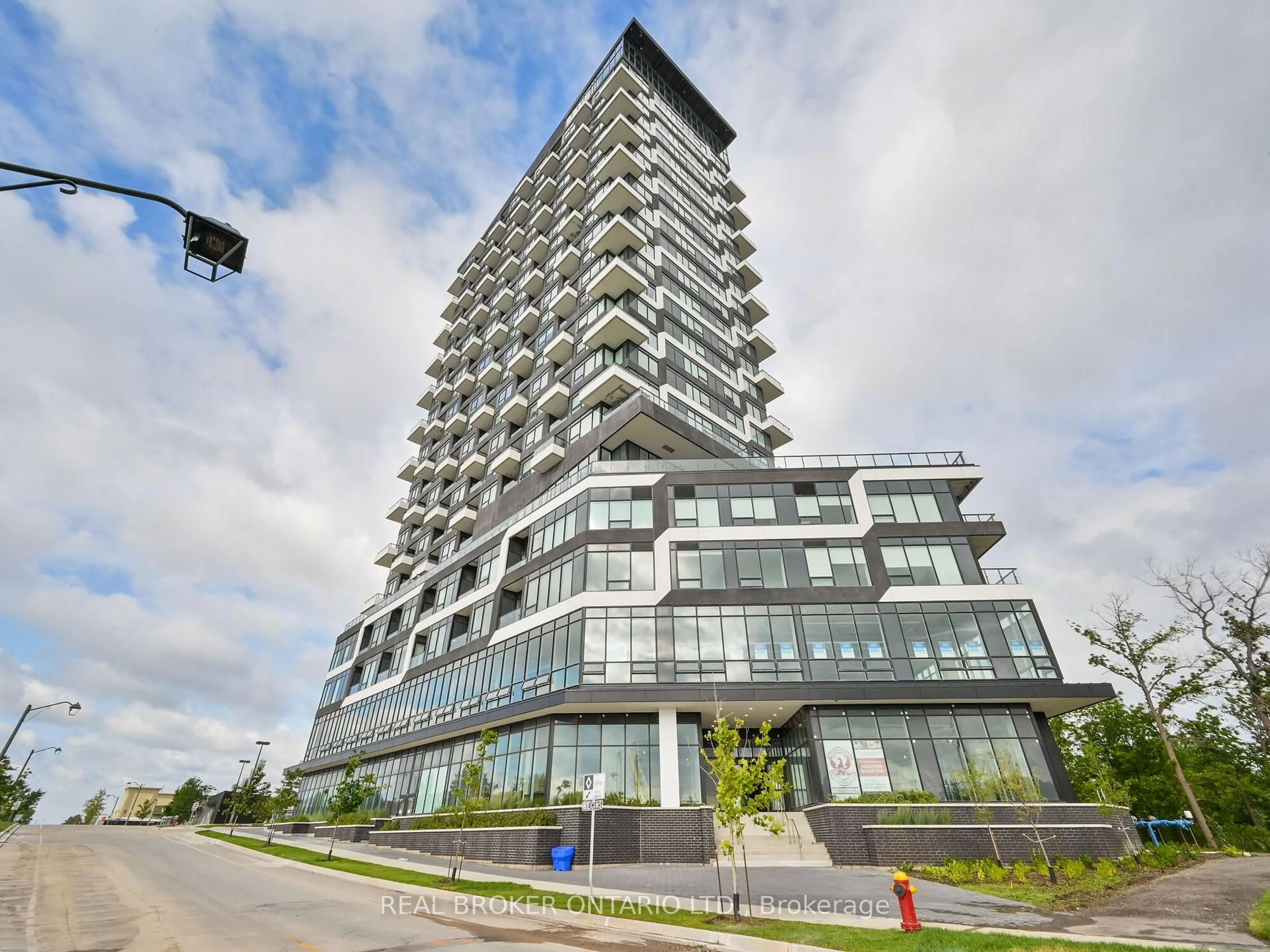 Indoor foyer for 297 Oak Walk Dr #411, Oakville Ontario L6H 3R6