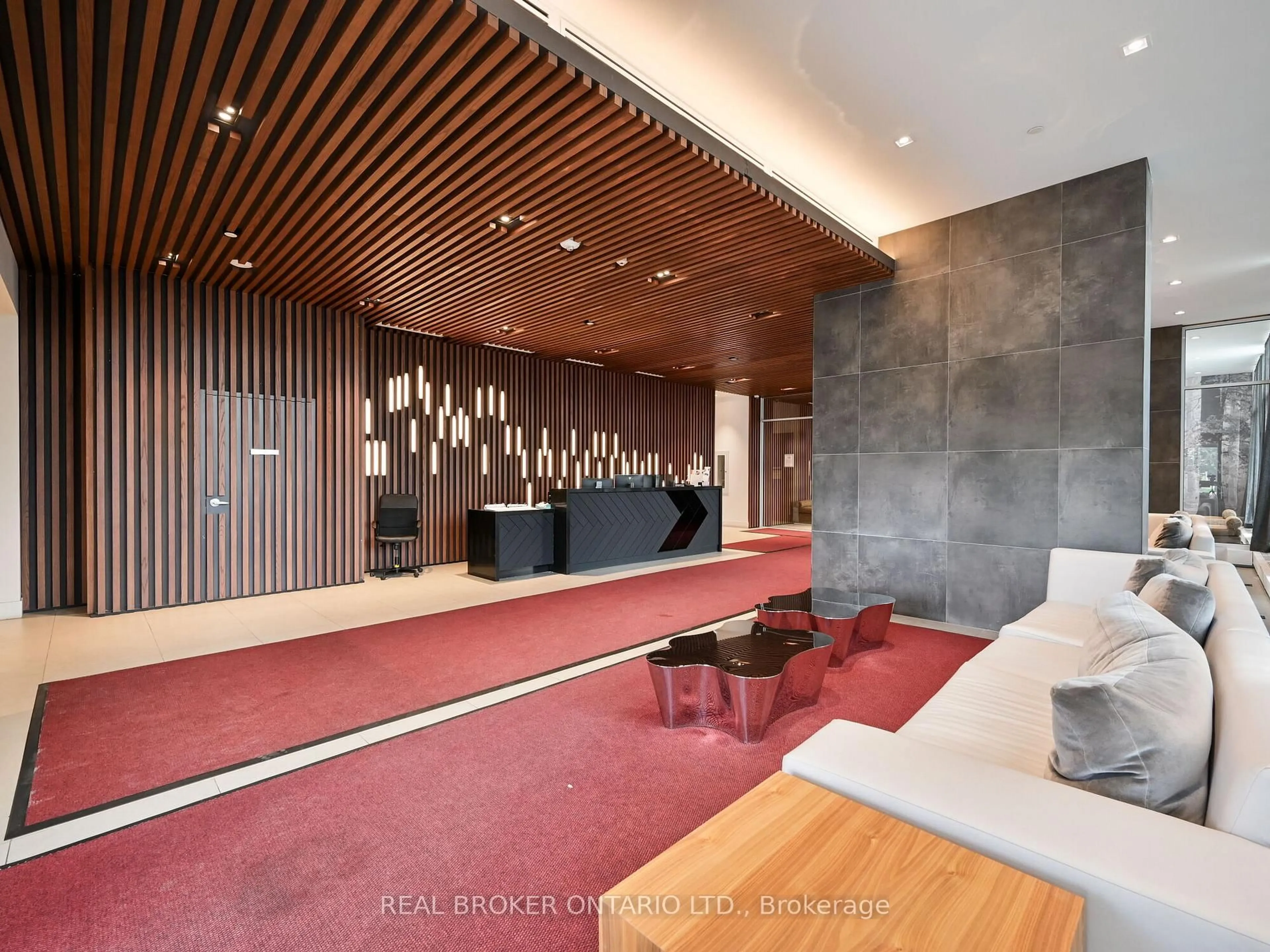 Indoor foyer for 297 Oak Walk Dr #411, Oakville Ontario L6H 3R6