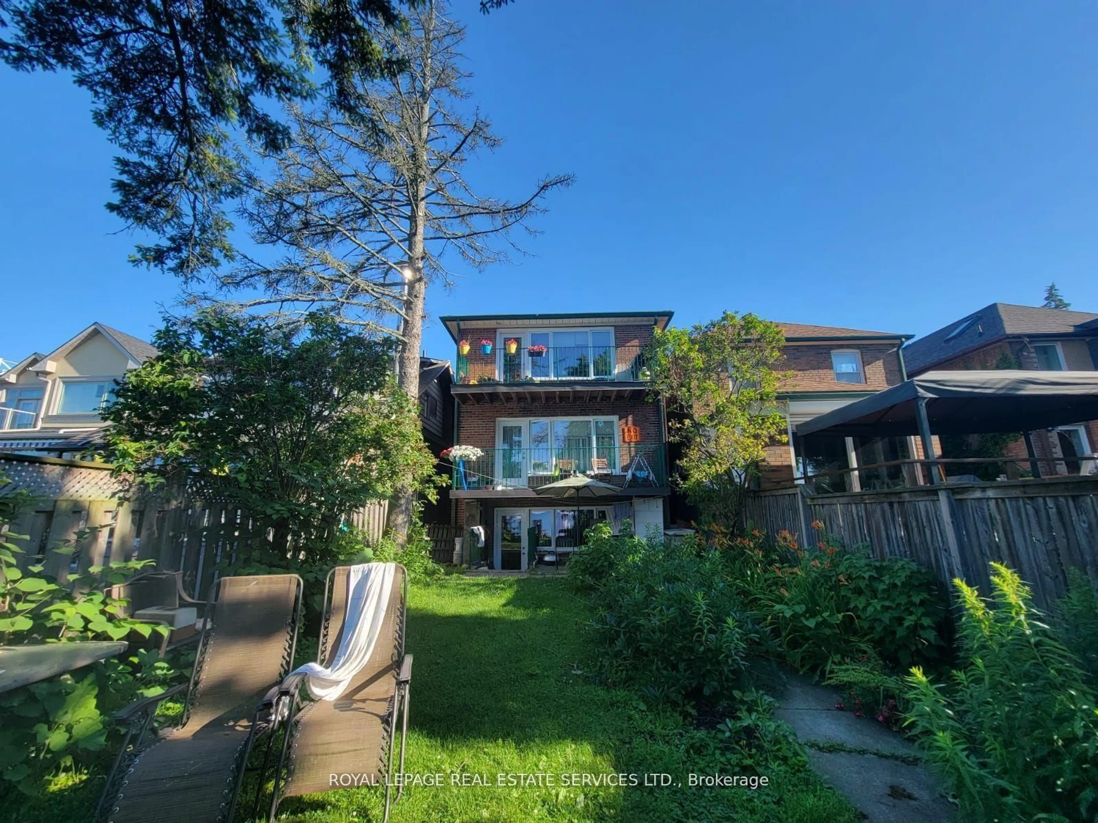 A pic from outside/outdoor area/front of a property/back of a property/a pic from drone, unknown for 135 Lake Shore Dr, Toronto Ontario M8V 2A1