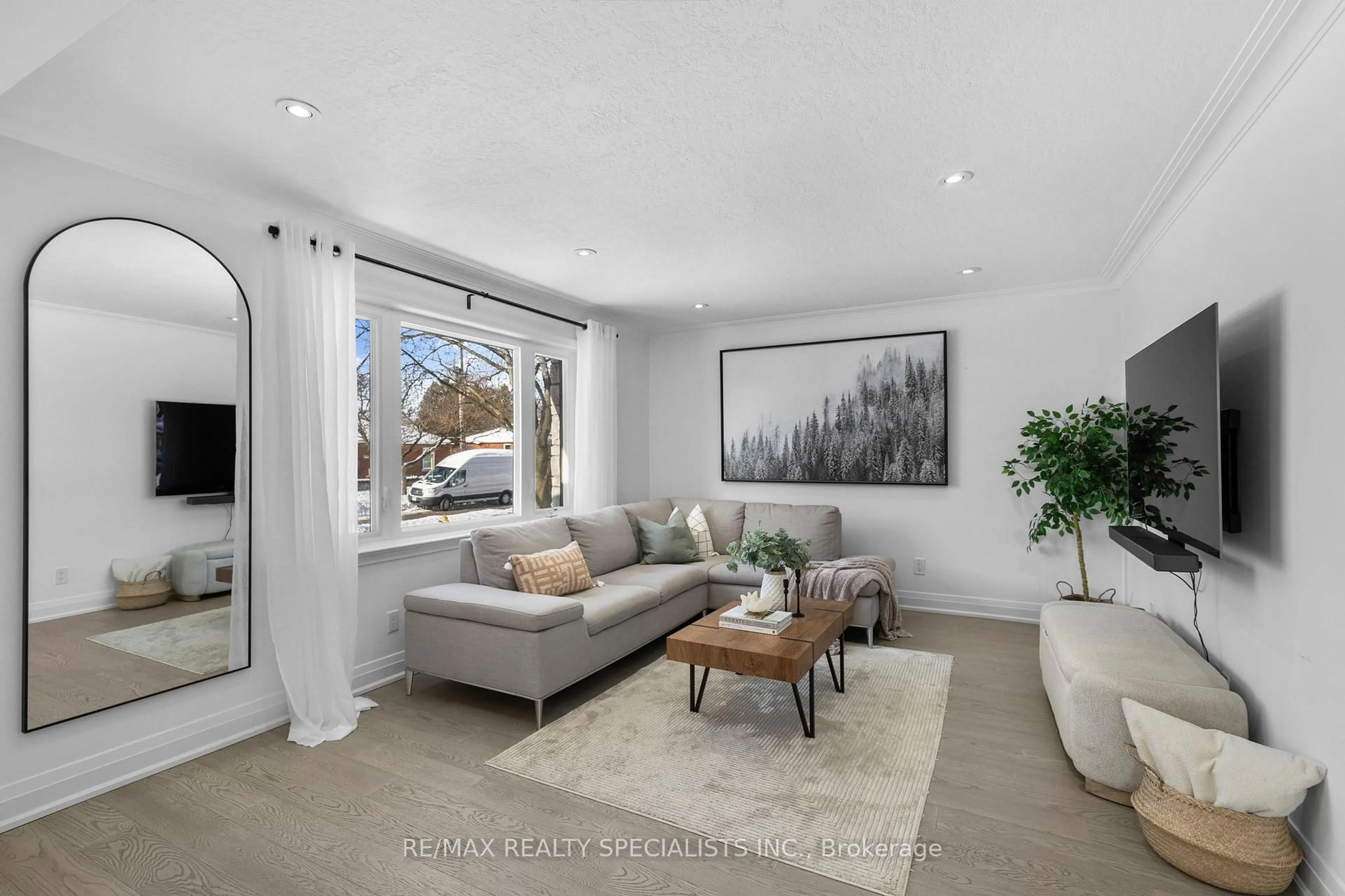 Living room with furniture, unknown for 221 Thirtieth St, Toronto Ontario M8W 3C9