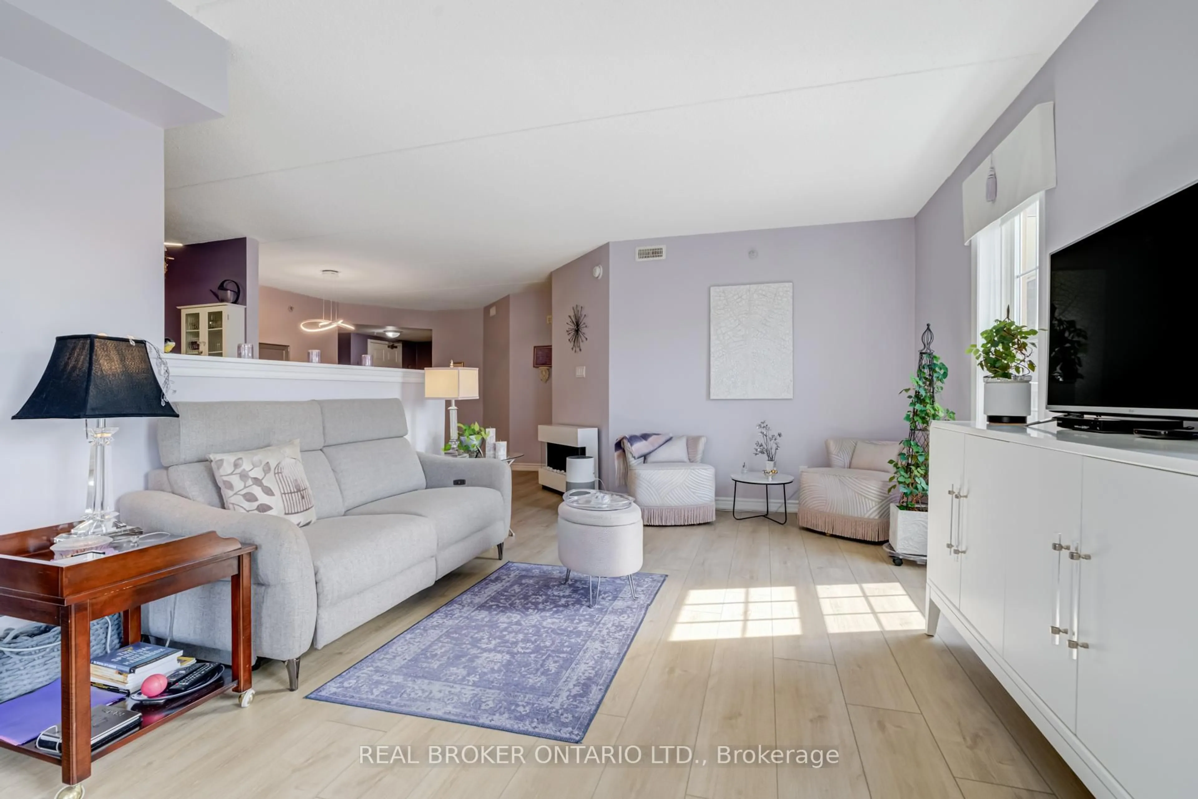 Living room with furniture, unknown for 1460 Bishops Gate #313, Oakville Ontario L6M 4N5