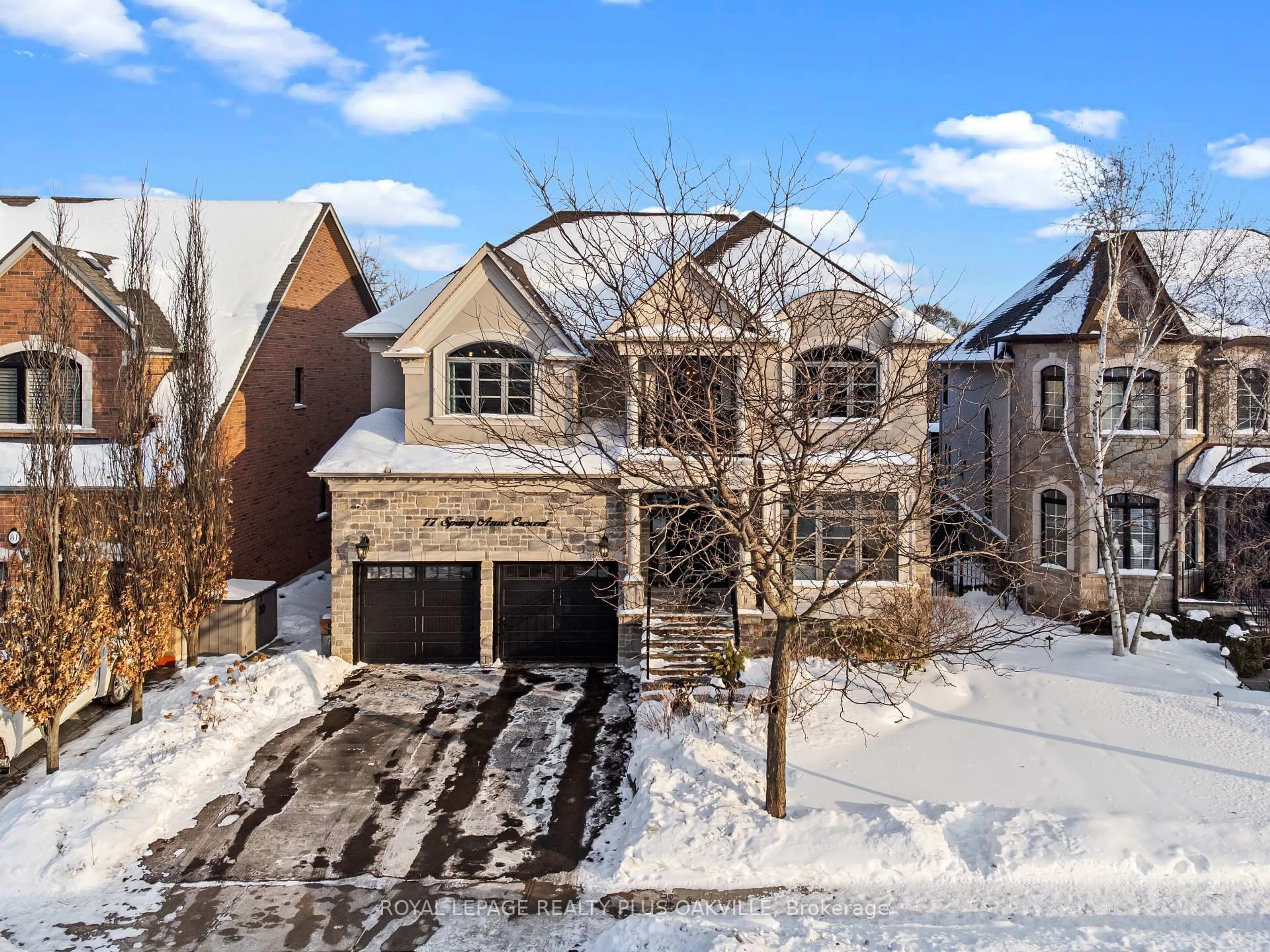 A pic from outside/outdoor area/front of a property/back of a property/a pic from drone, street for 77 Spring Azure Cres, Oakville Ontario L6L 6V8