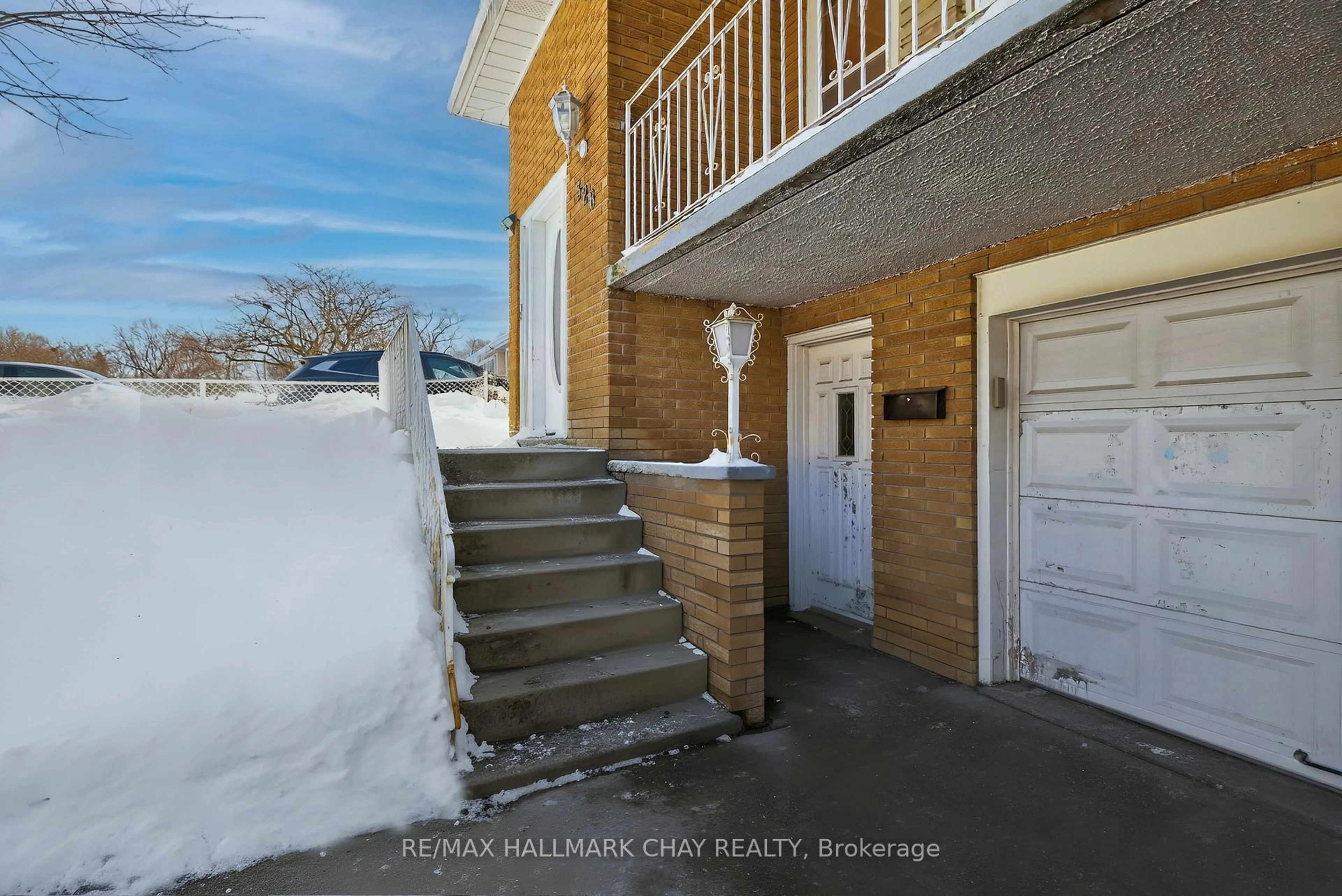 Unknown for 328 Lara Woods, Mississauga Ontario L5A 3A9