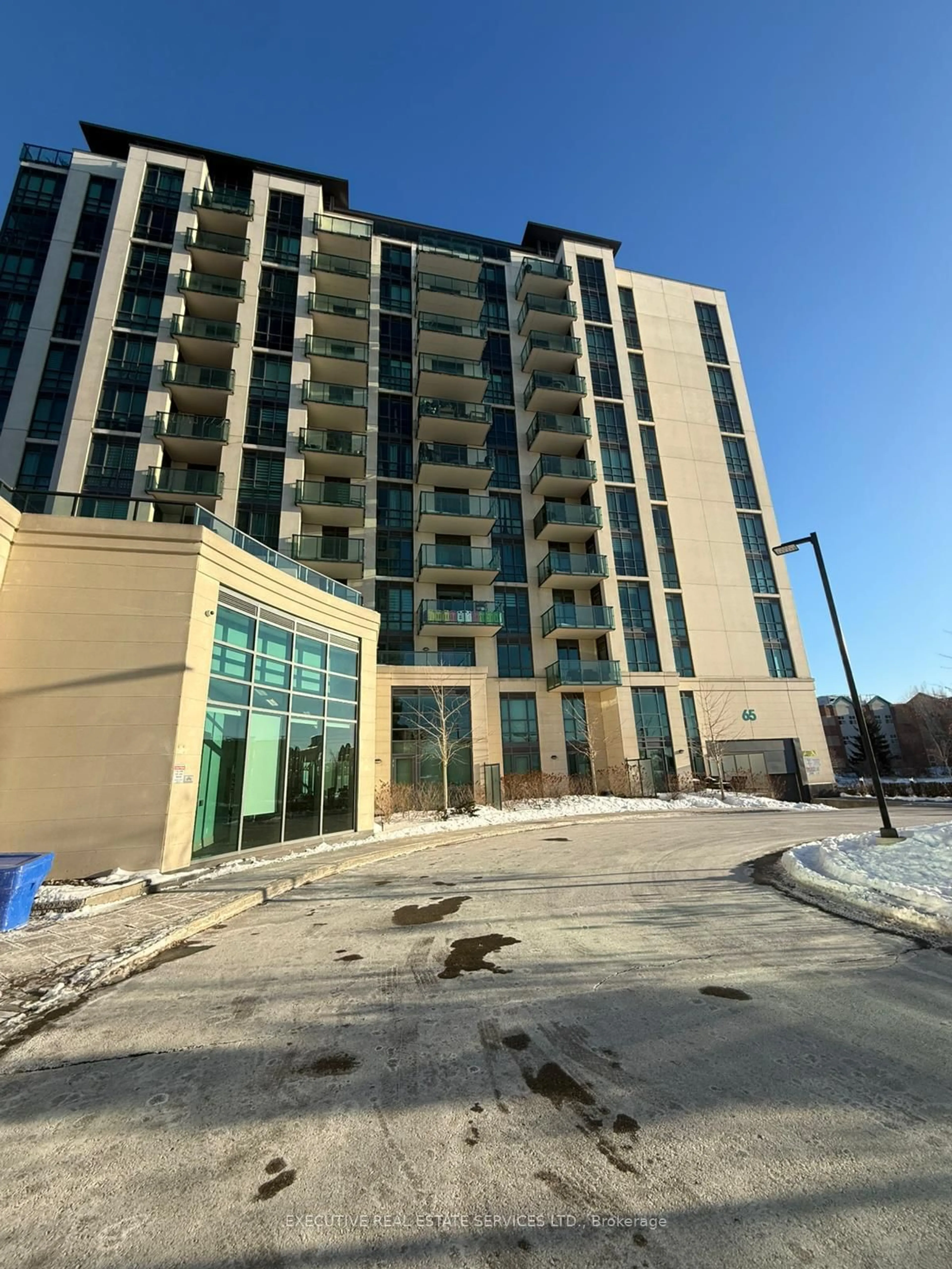 Indoor foyer for 65 Yorkland Blvd #605, Brampton Ontario L6P 4M5