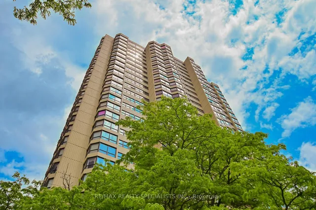 8 Lisa St #1901, Brampton 3