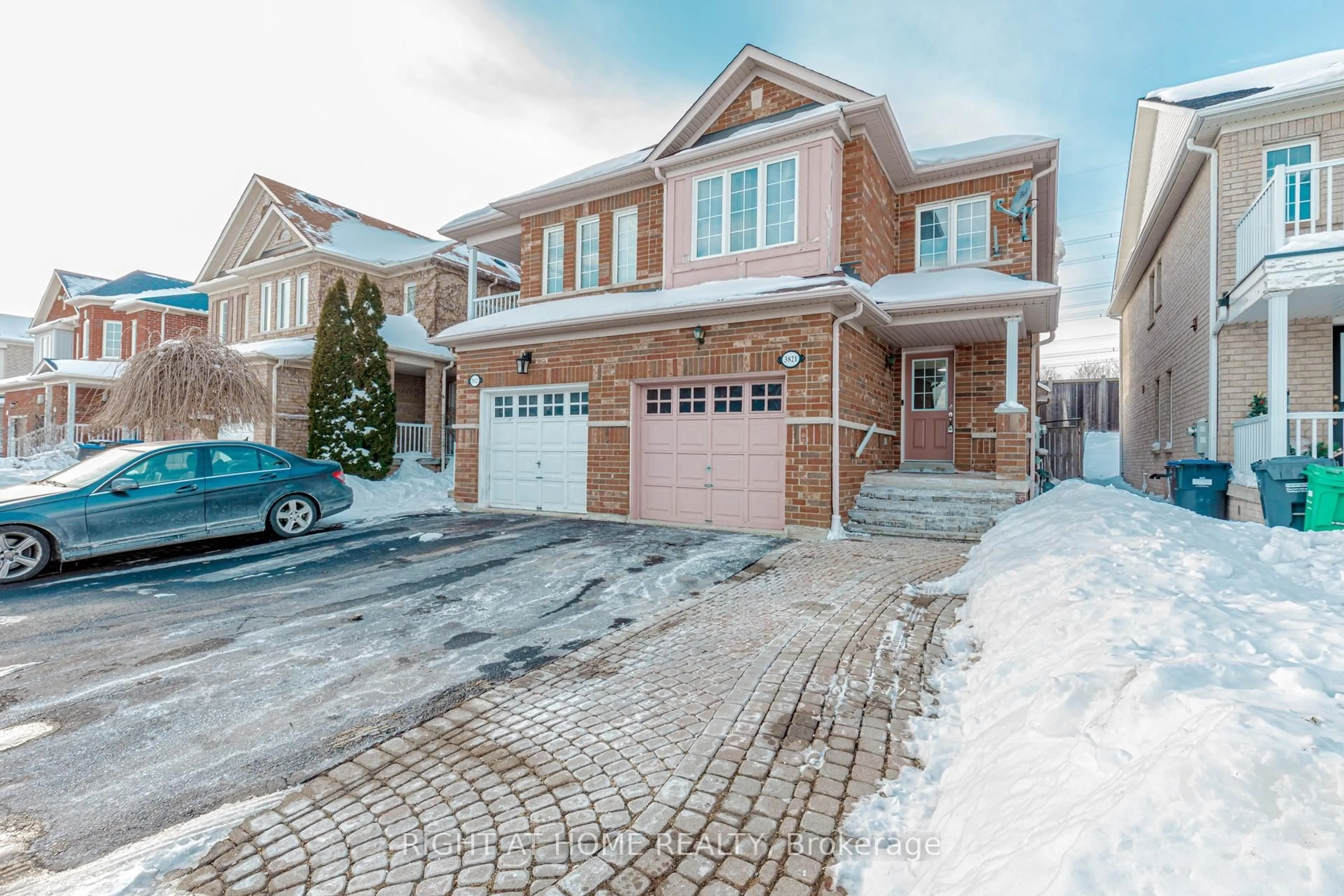Home with brick exterior material, street for 3821 Partition Rd, Mississauga Ontario L5N 8N3