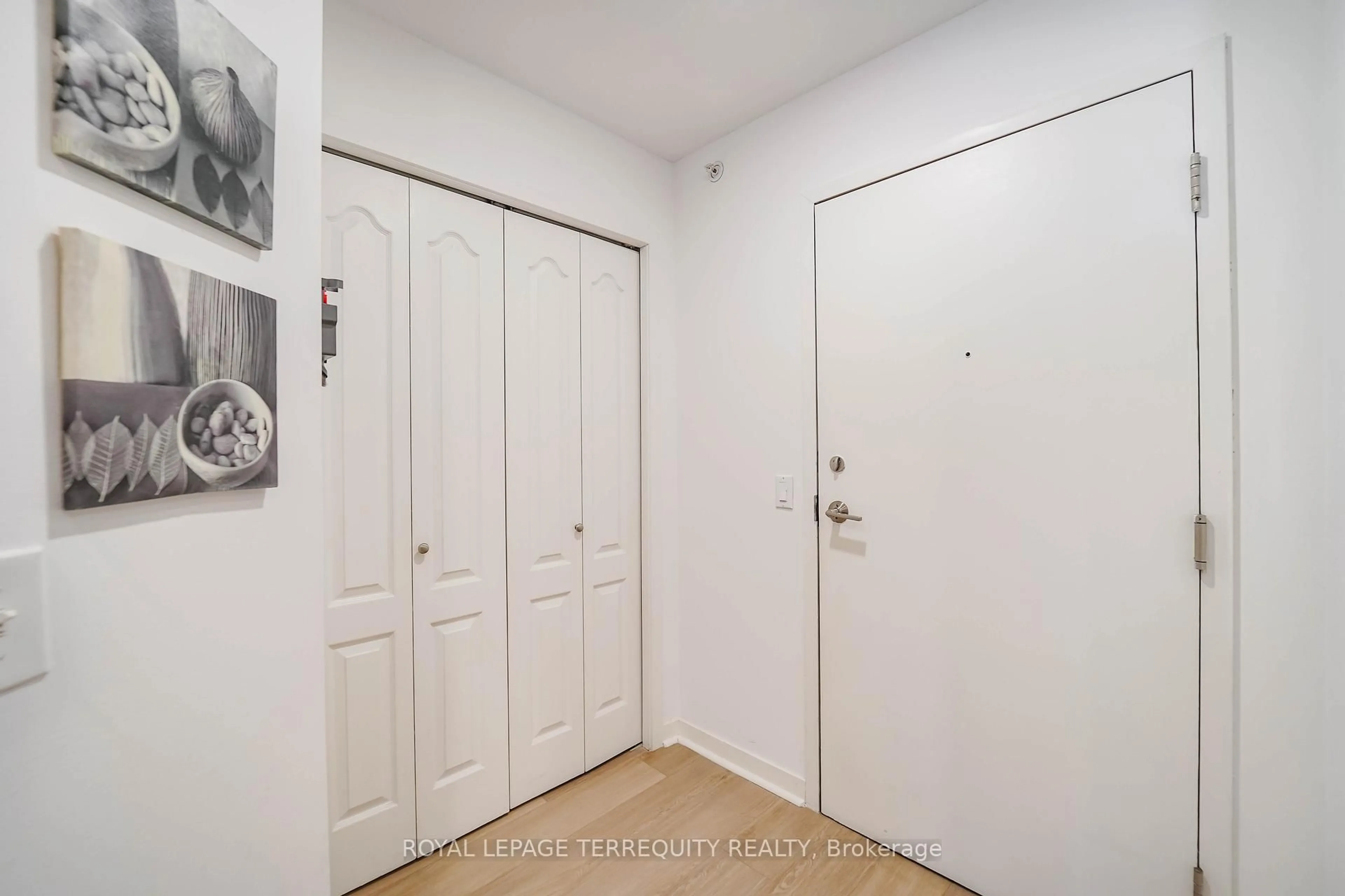 Unknown for 6 Dayspring Circ #2405, Brampton Ontario L6P 2Z6