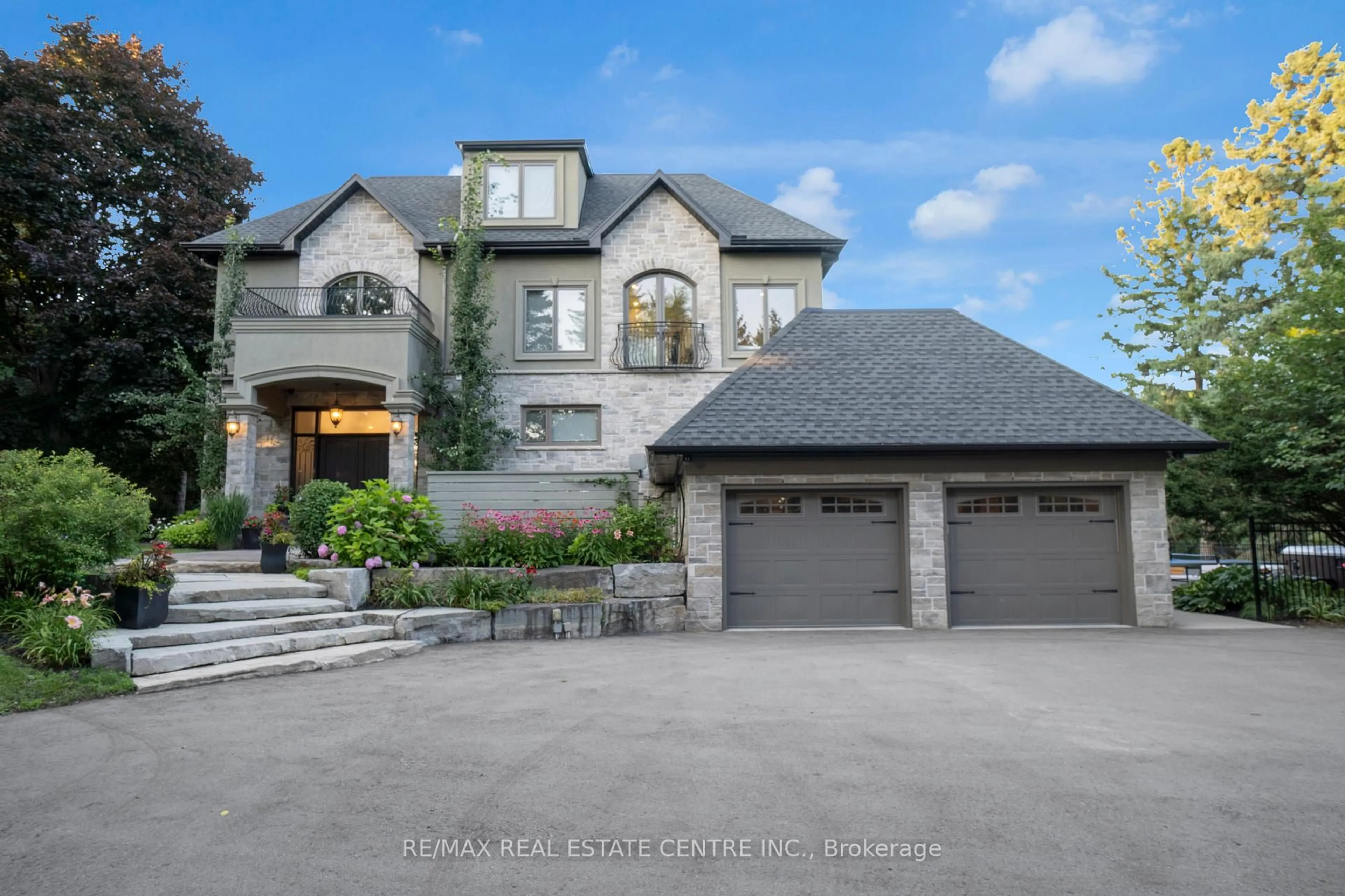 Home with brick exterior material, unknown for 1175 Derry Rd, Milton Ontario L0P 1B0