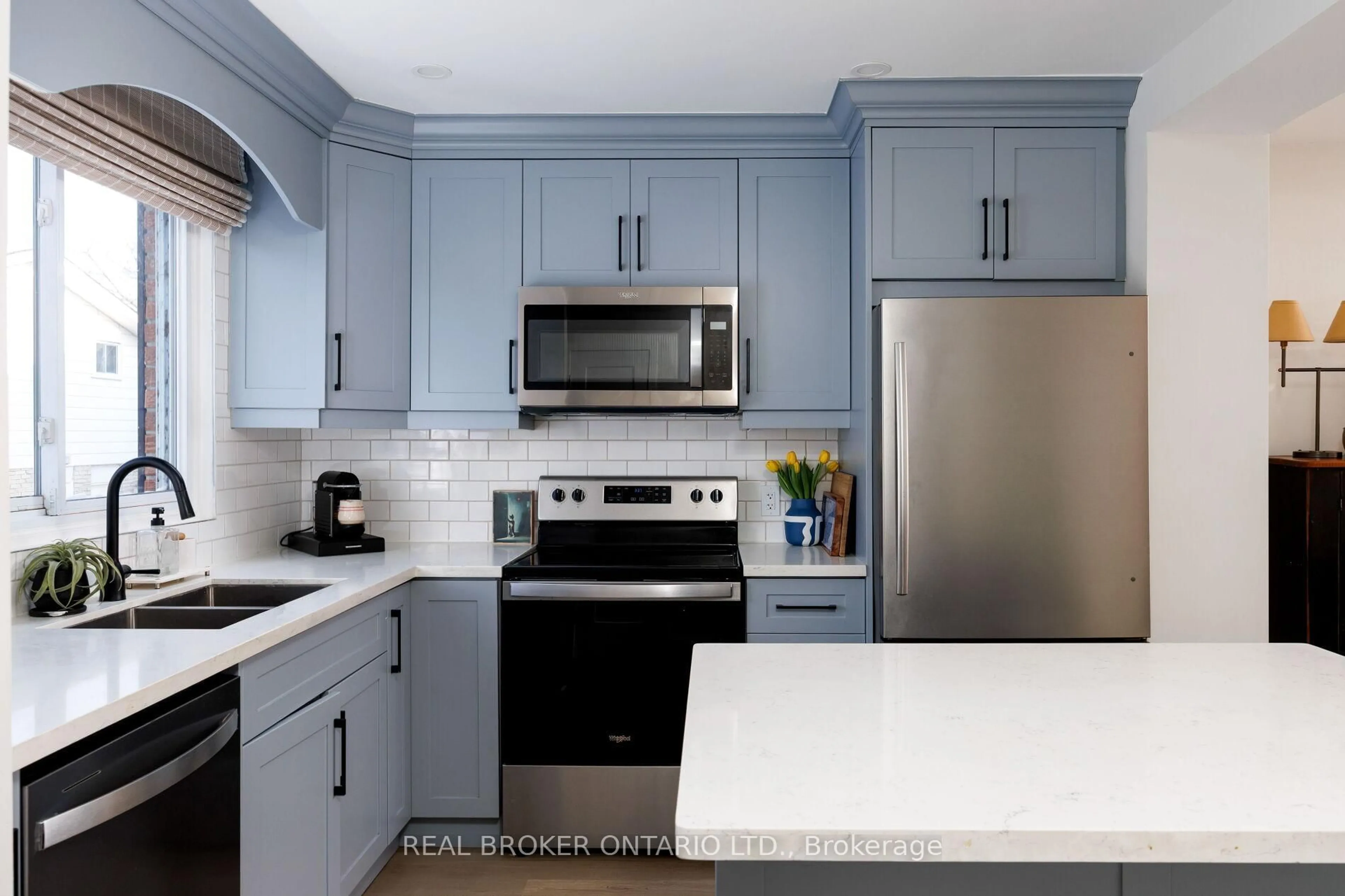 Contemporary kitchen, ceramic/tile floor for 61 Sarah Lane #23, Oakville Ontario L6L 3V2