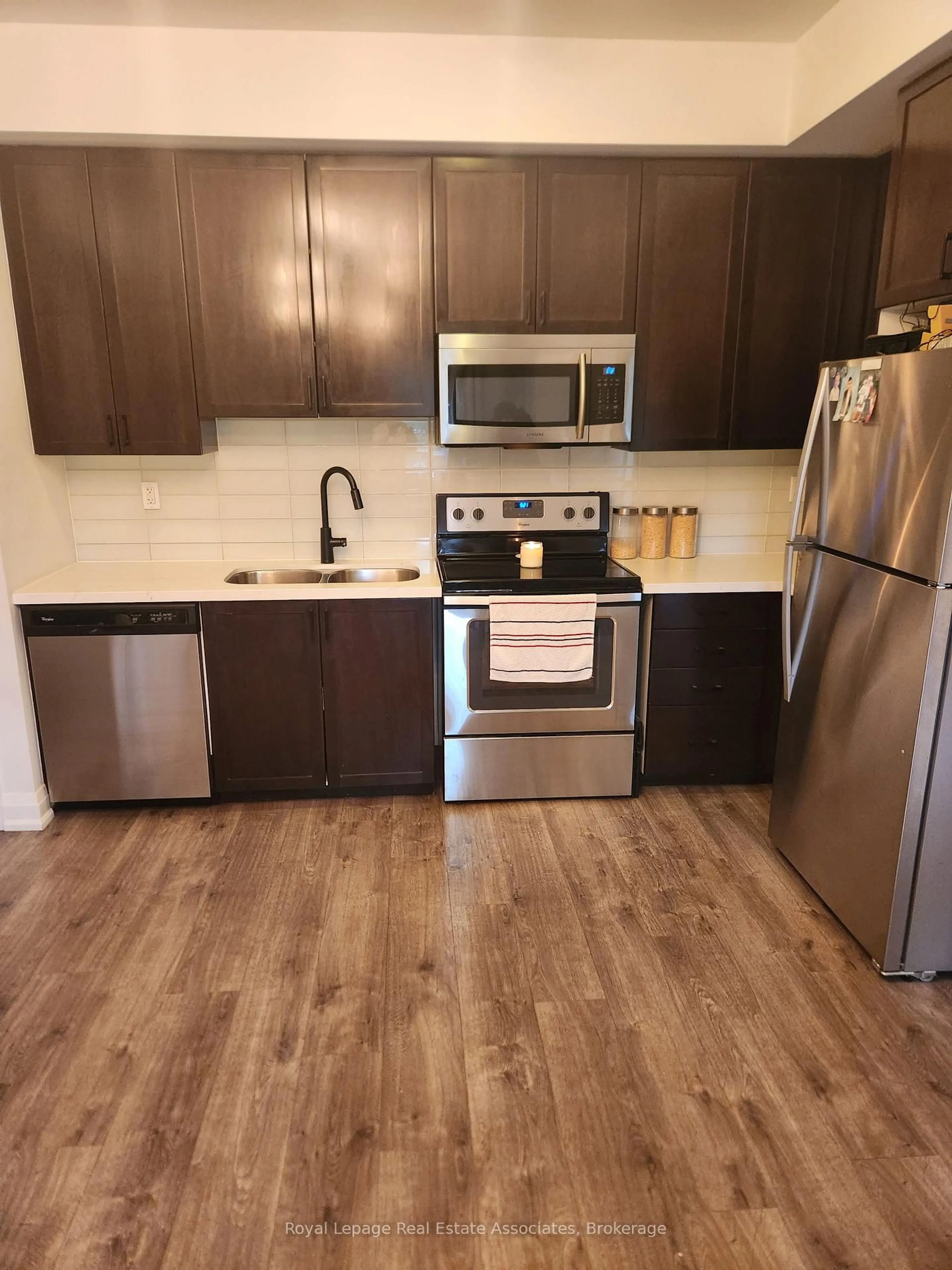 Standard kitchen, wood/laminate floor for 250 Sunny Meadow Blvd #19, Brampton Ontario L6R 3Y6