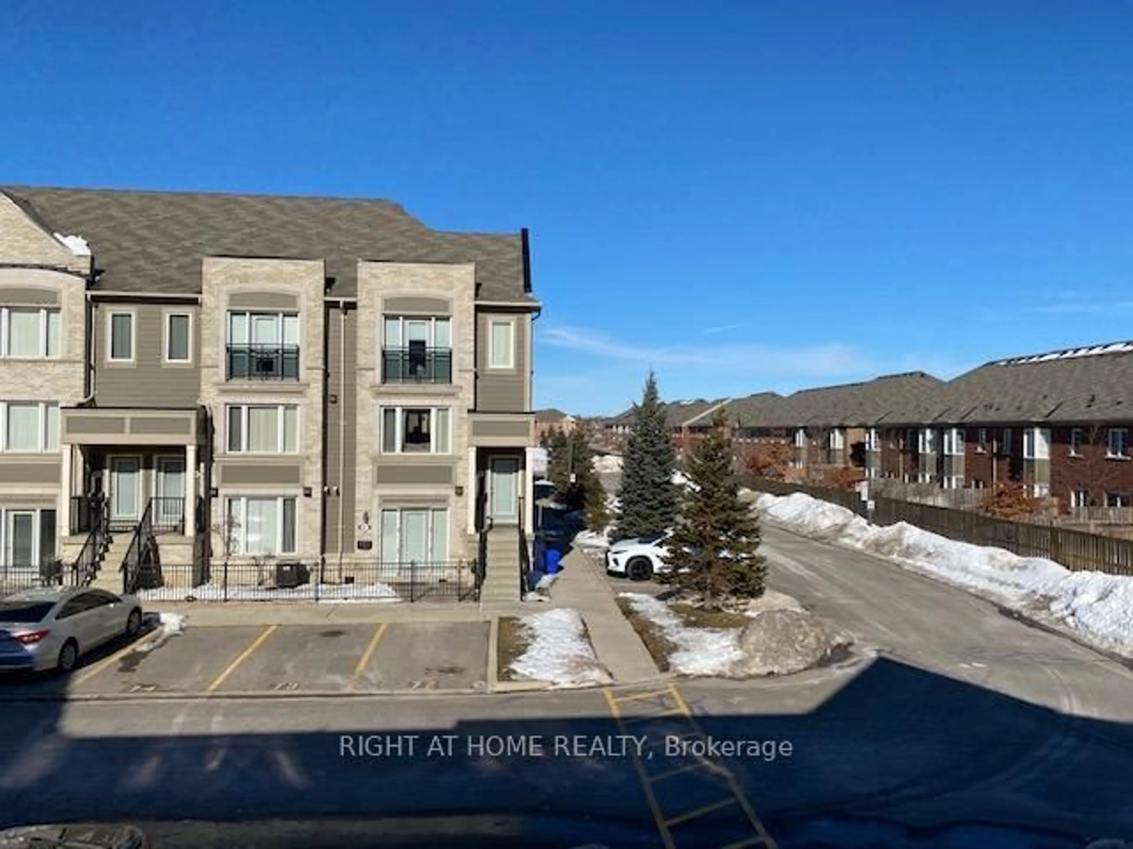 A pic from outside/outdoor area/front of a property/back of a property/a pic from drone, unknown for 5035 Oscar Peterson Blvd #124, Mississauga Ontario L5M 0P4