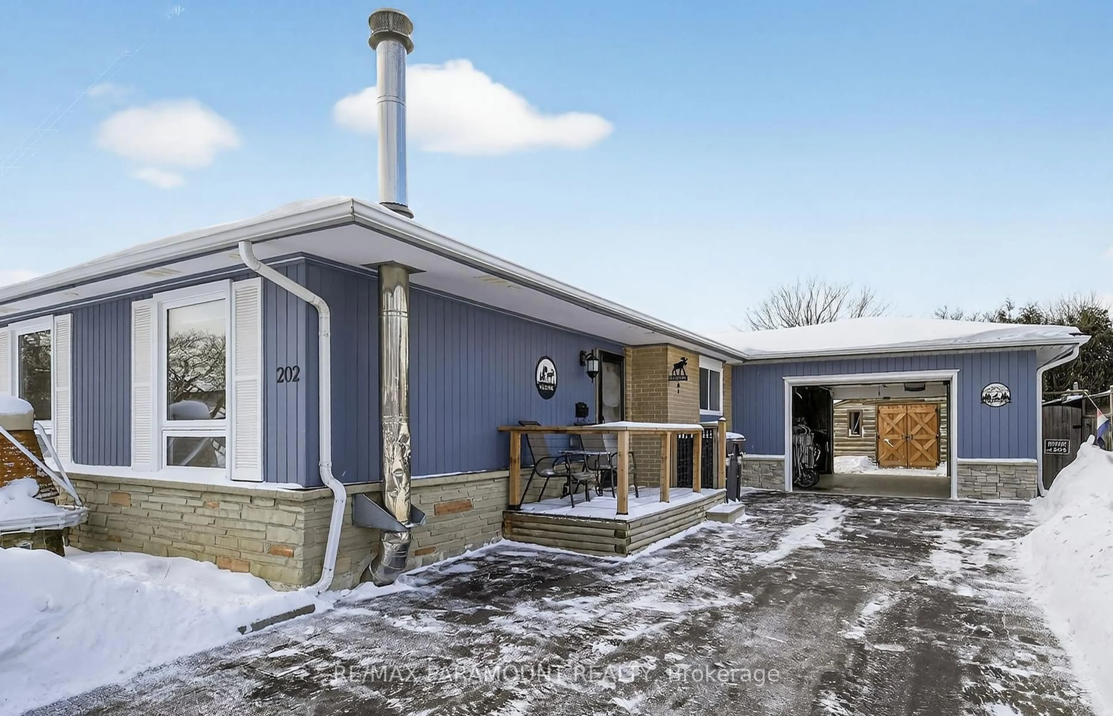 Patio, building for 202 ARCHDEKIN Dr, Brampton Ontario L6V 1Z1