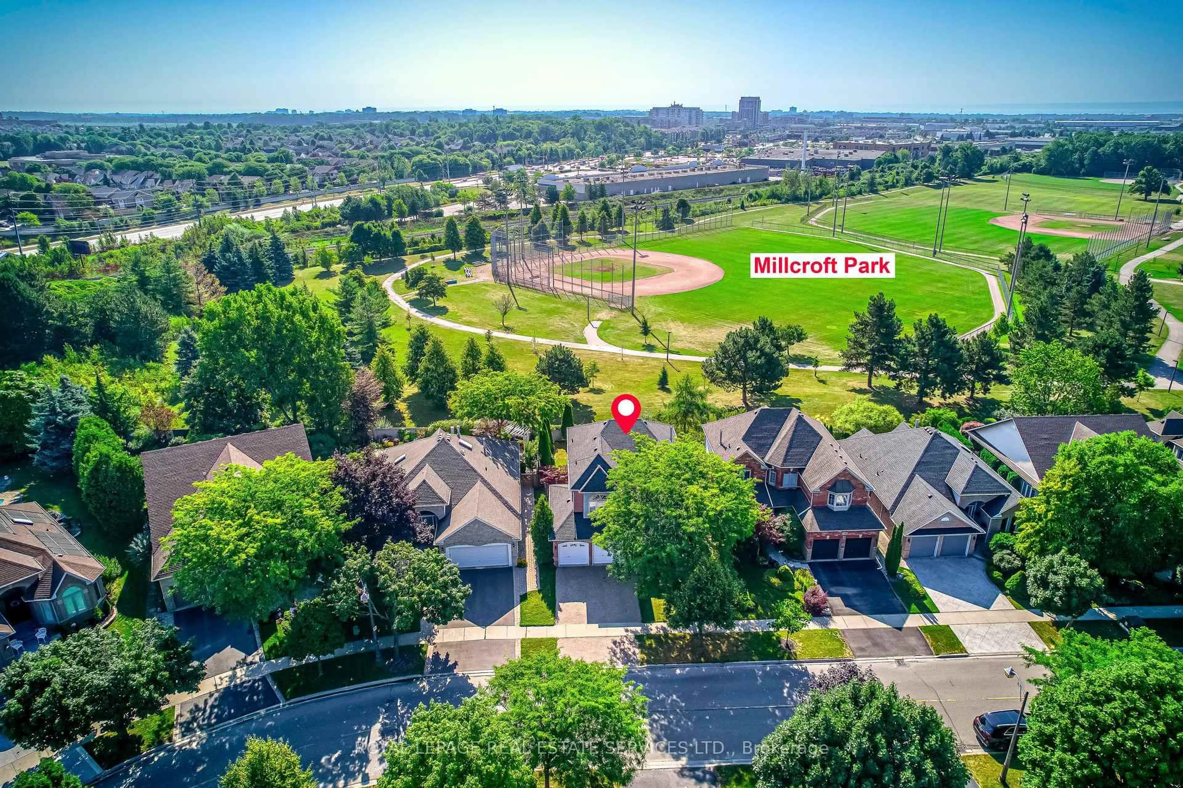 A pic from outside/outdoor area/front of a property/back of a property/a pic from drone, city buildings view from balcony for 2191 Turnberry Rd, Burlington Ontario L7M 4P9