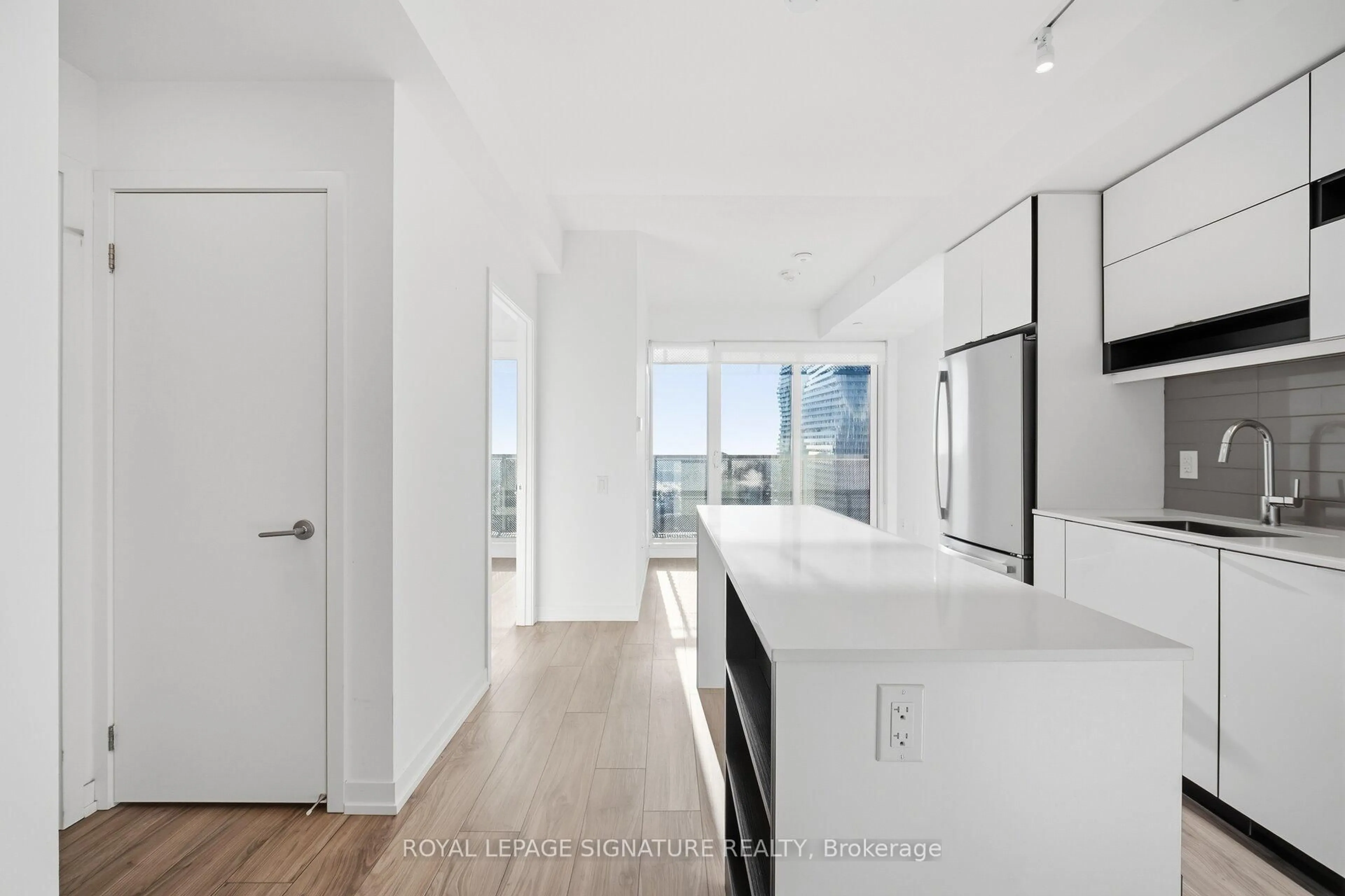 Unknown for 4065 Confederation Pkwy #2309, Mississauga Ontario L5B 0L4