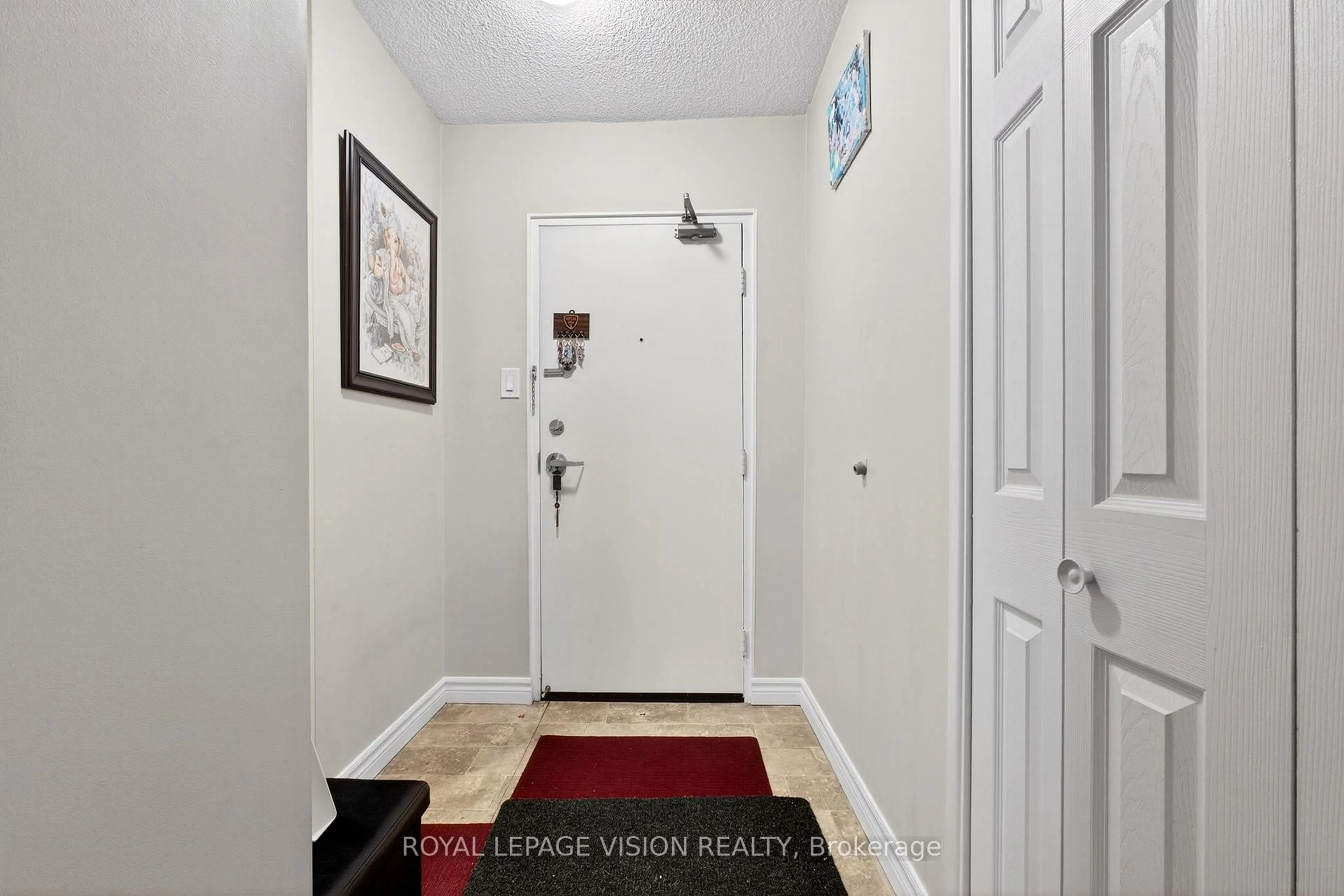 Indoor entryway for 81 Millside Dr #1002, Milton Ontario L9T 3X4