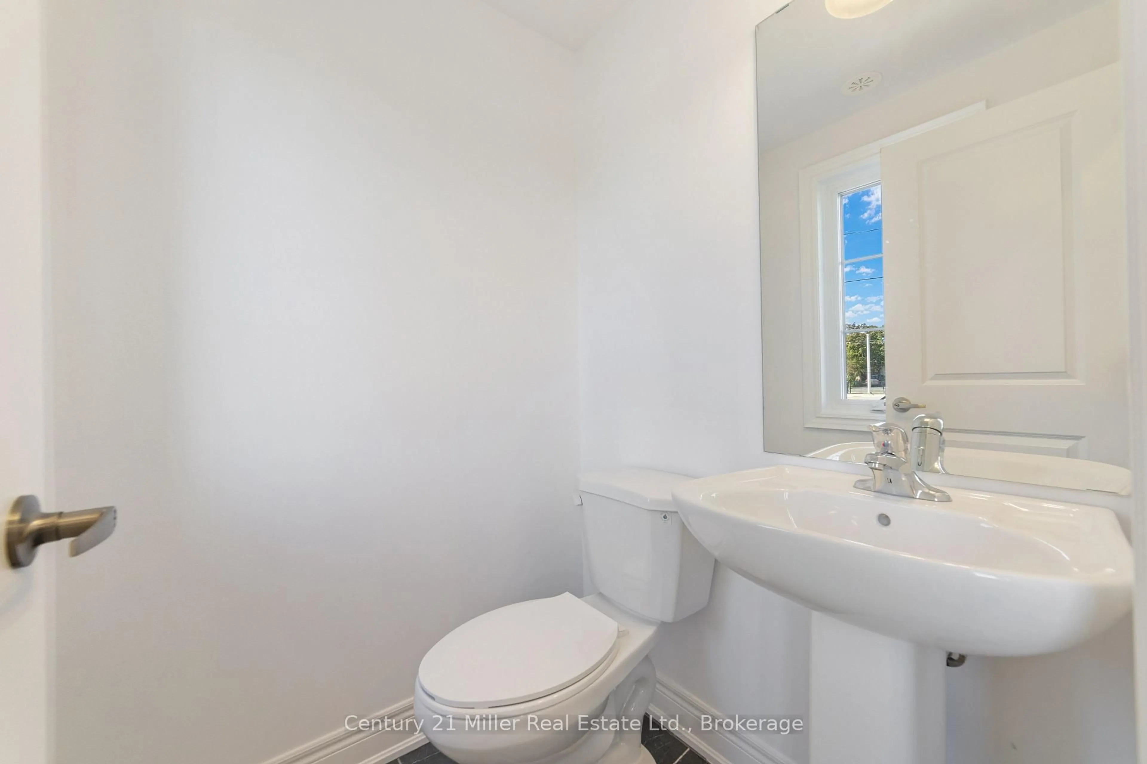 Standard bathroom, unknown for 2150 Trafalgar Rd #50, Oakville Ontario L6H 8A5