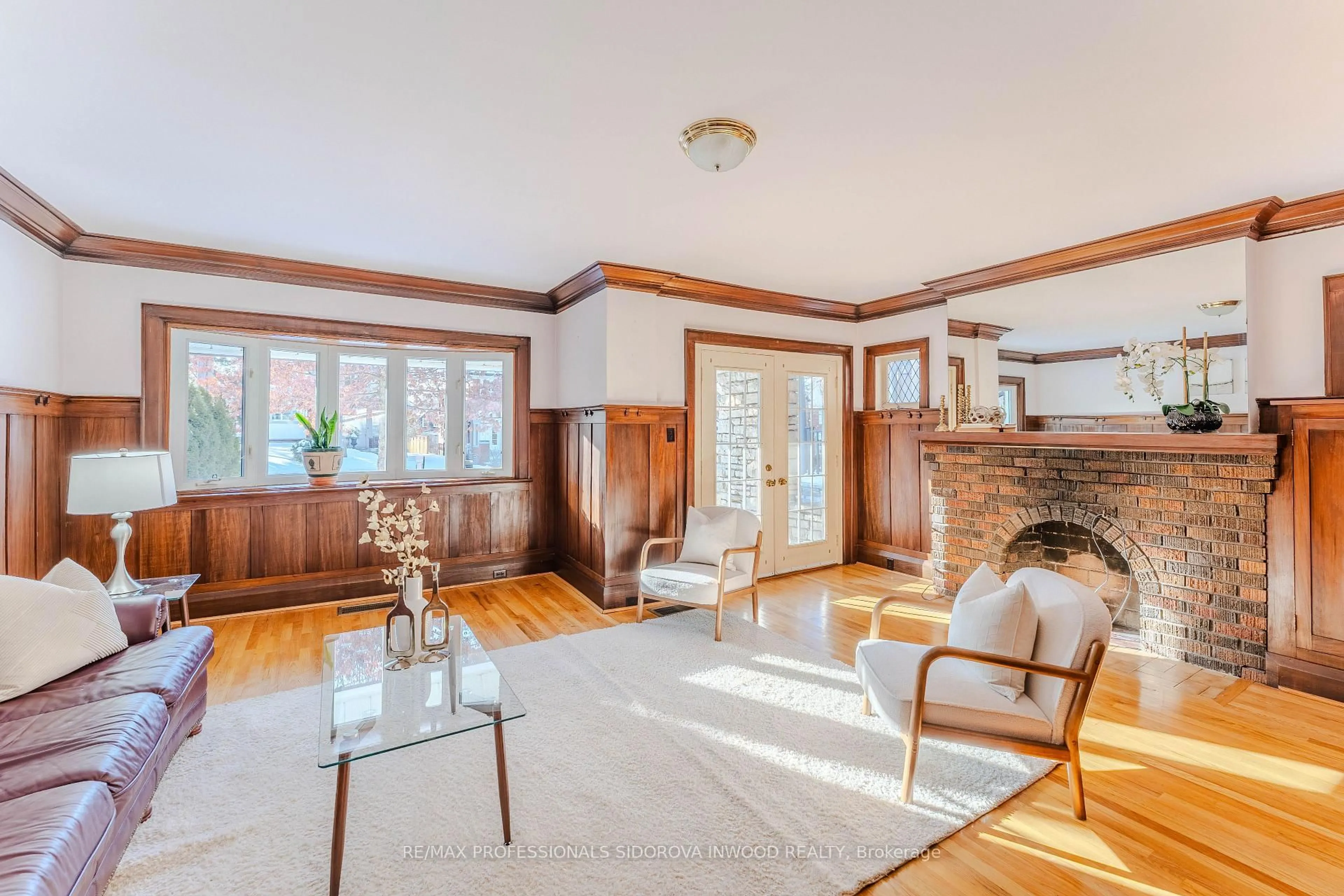 Living room with furniture, unknown for 11 Indian Grve, Toronto Ontario M6R 2Y1